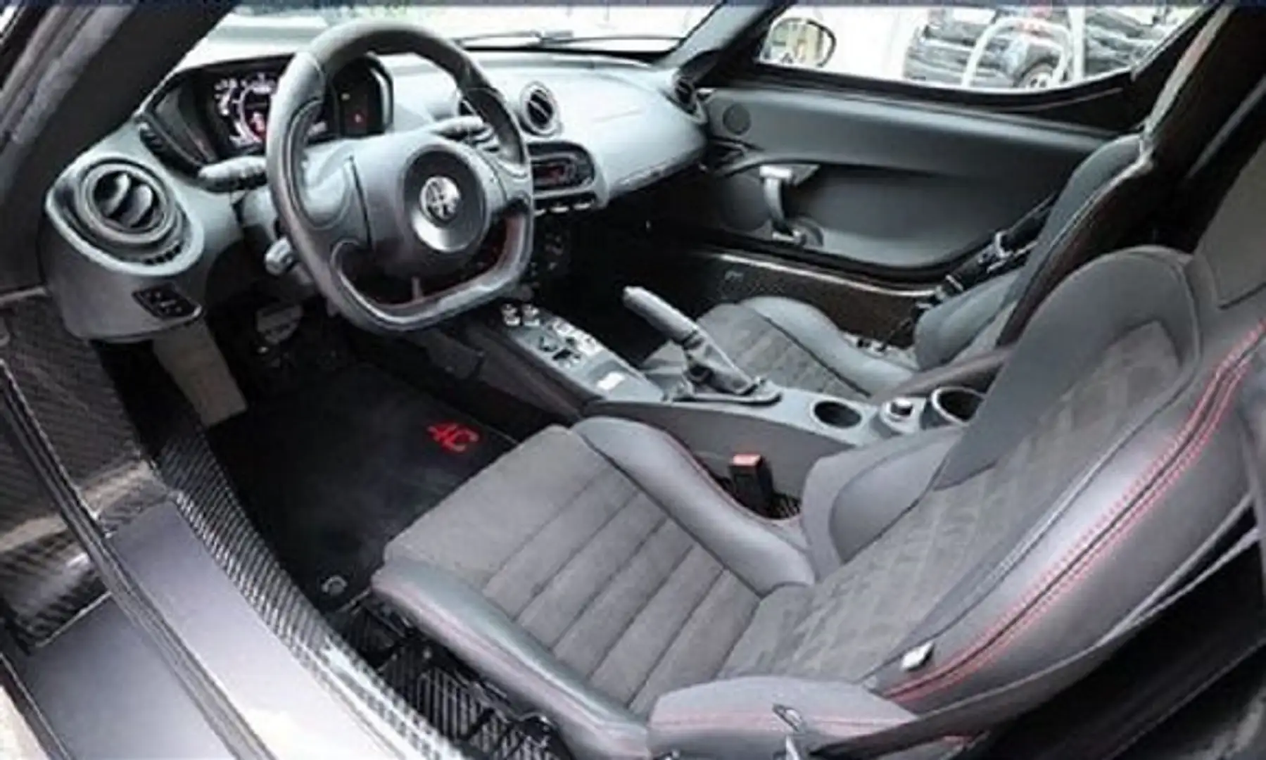 Alfa Romeo 4C - 1