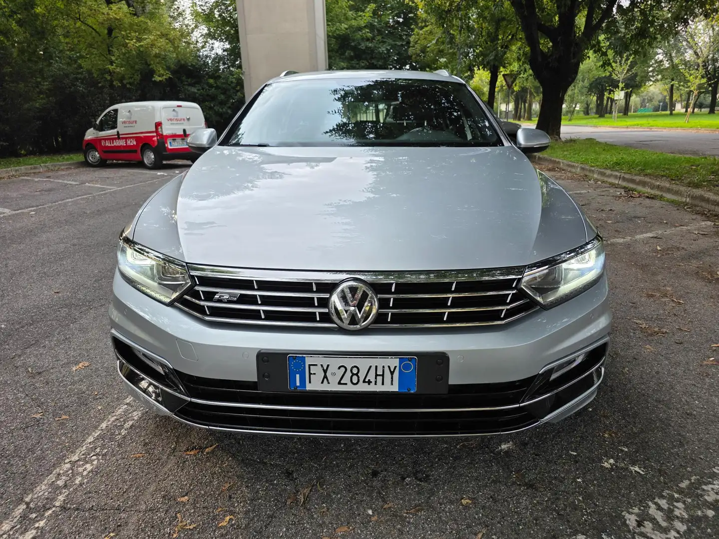 Volkswagen Passat Variant 2.0 tdi Executive 150cv dsg 7m R LINE Gris - 2