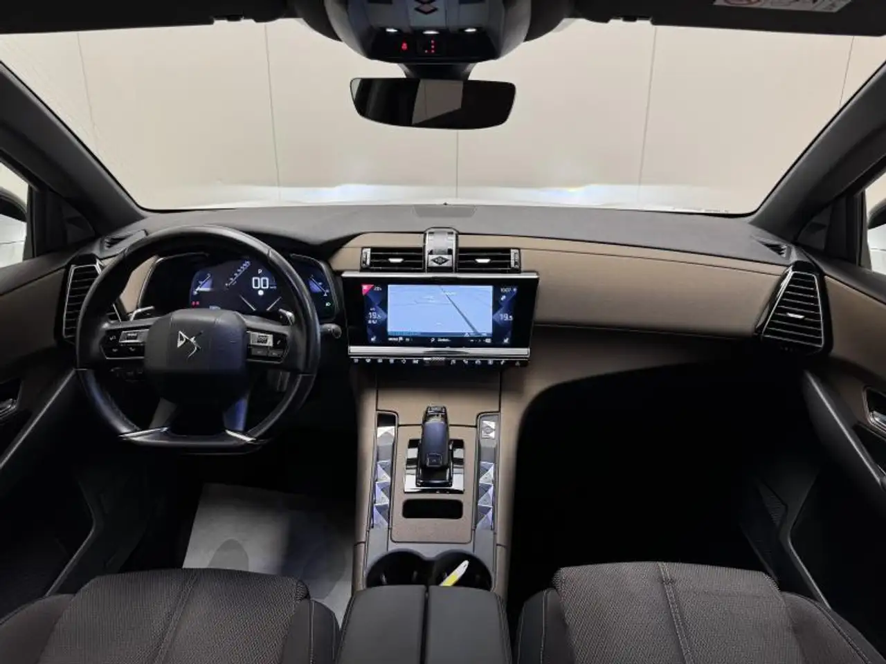 DS Automobiles DS 7 Crossback 2022 — фото 12
