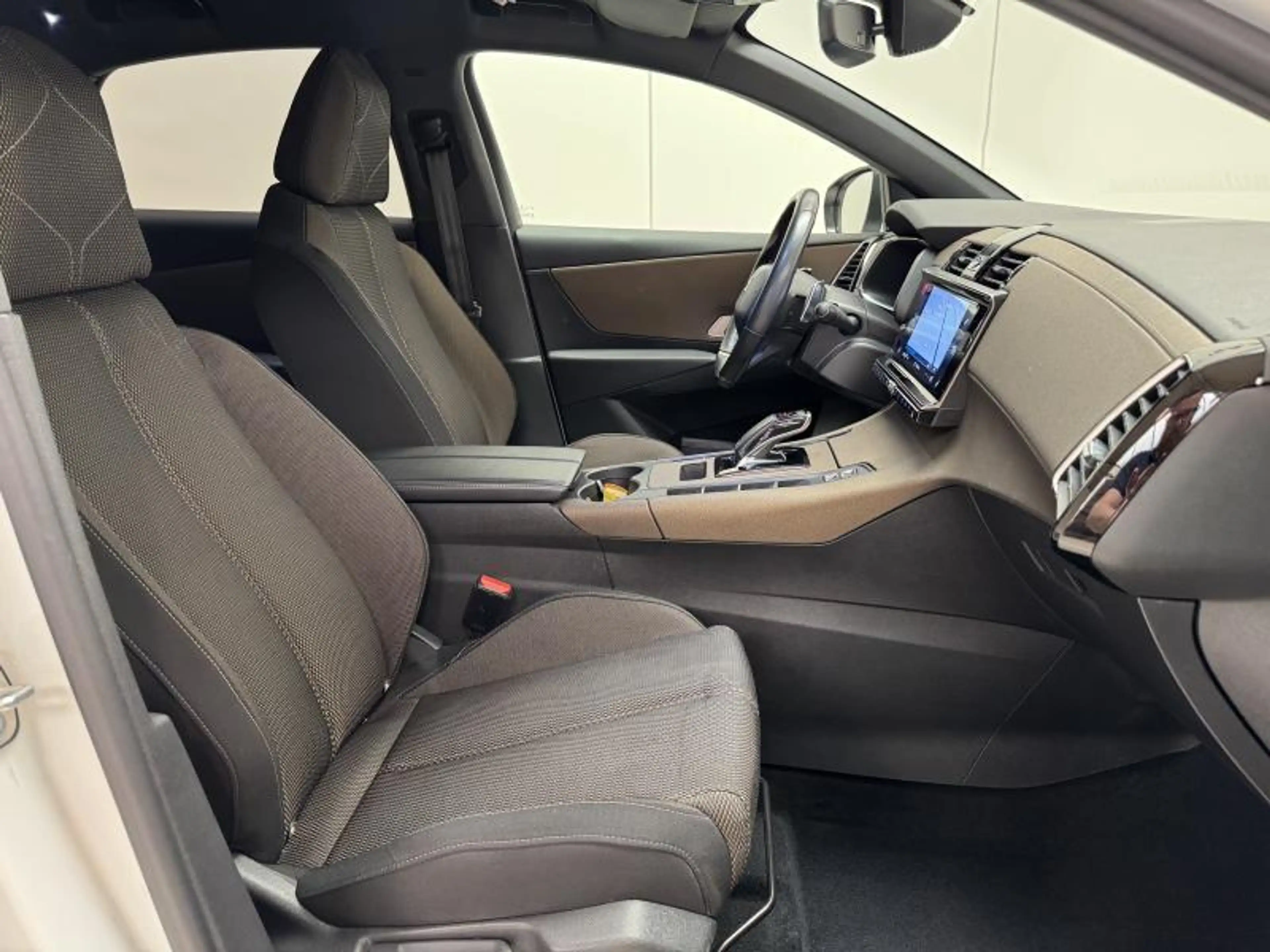 DS Automobiles DS 7 Crossback 1.5B-HDi BE CHIC EAT8 LED|GPS|PDC|CARPLAY|CAM|CRUI — photo 3