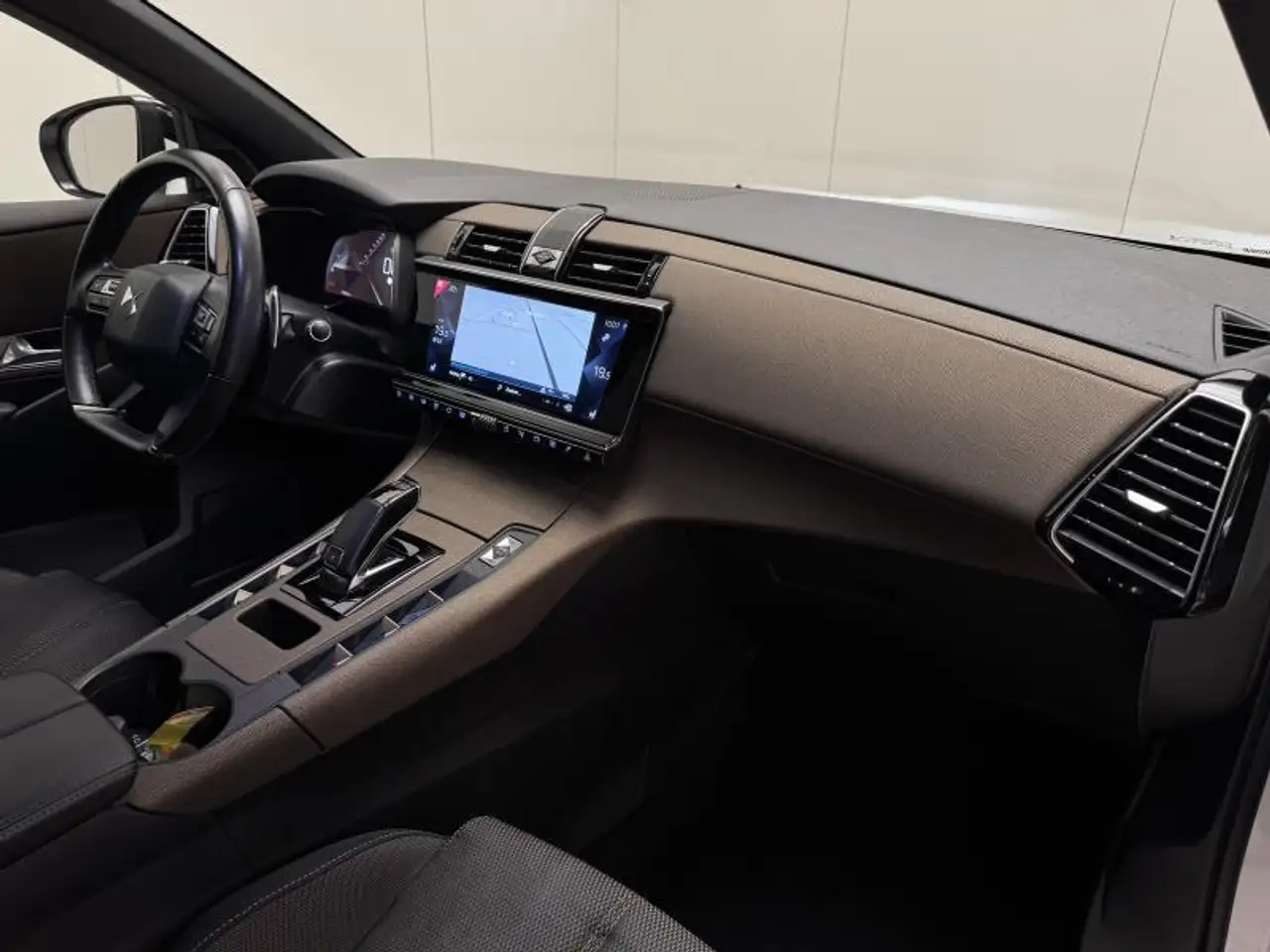 DS Automobiles DS 7 Crossback 2022 — фото 14