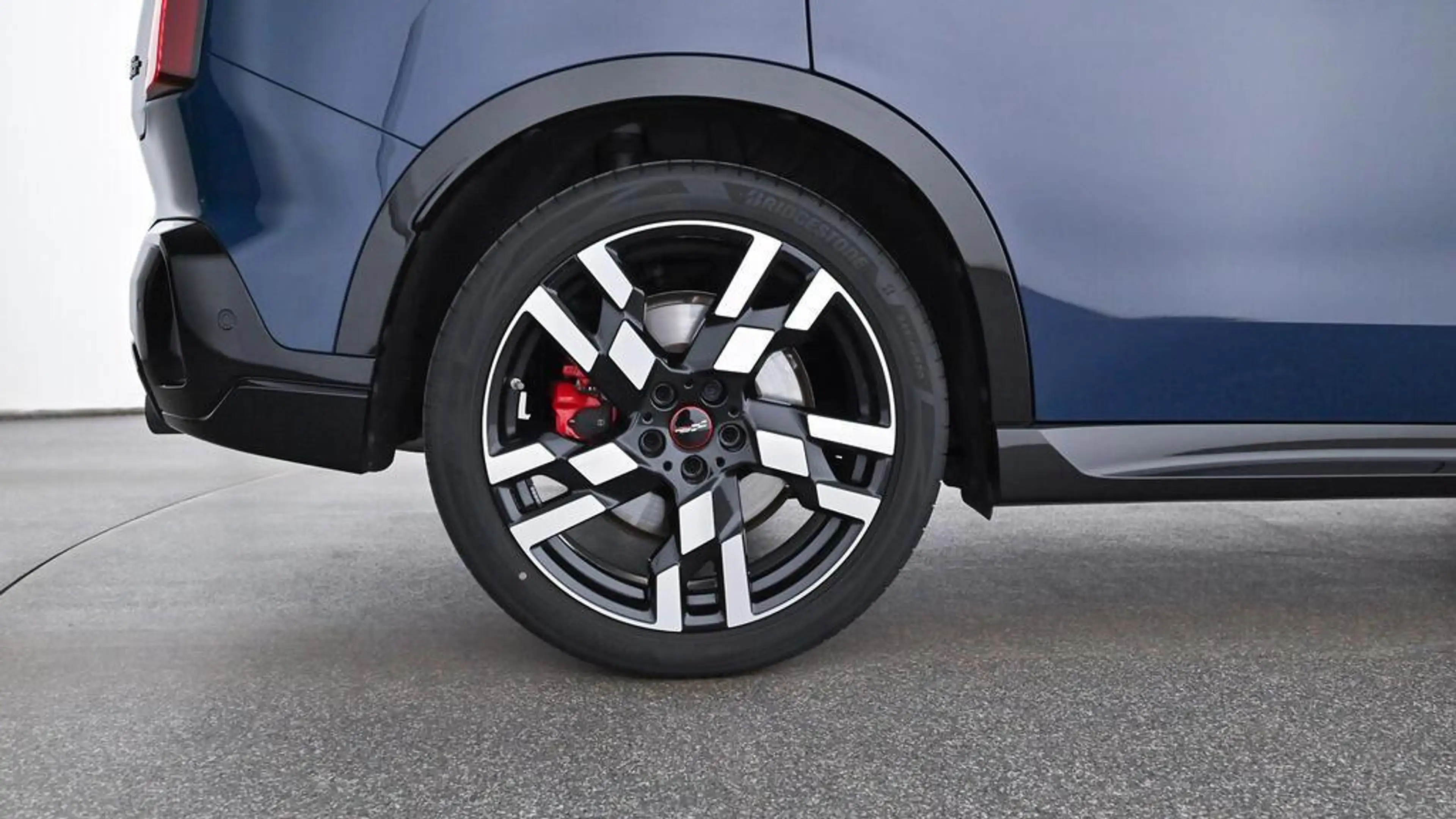 MINI JCW Countryman All4 John Cooper Works Trim — photo 11