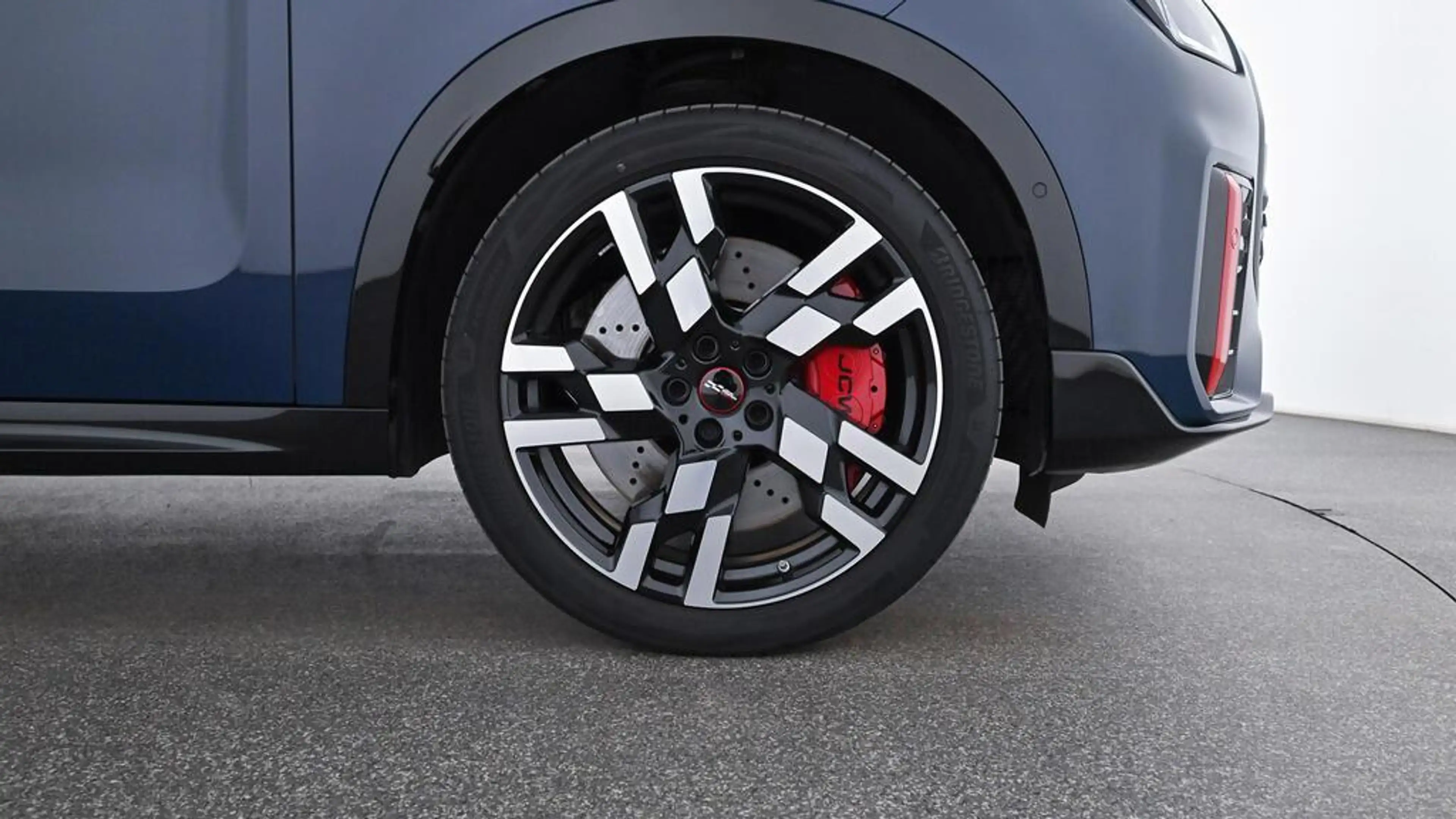 MINI JCW Countryman All4 John Cooper Works Trim — photo 10
