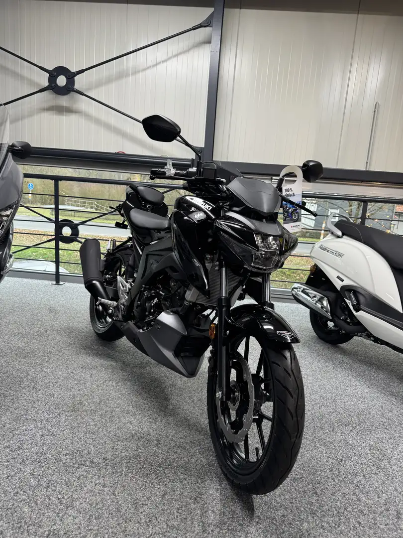 Suzuki GSX-S 125 mit TZ 8.11.24 /4 Jahre GA/Tankrucksack/PV 370,- Fekete - 1