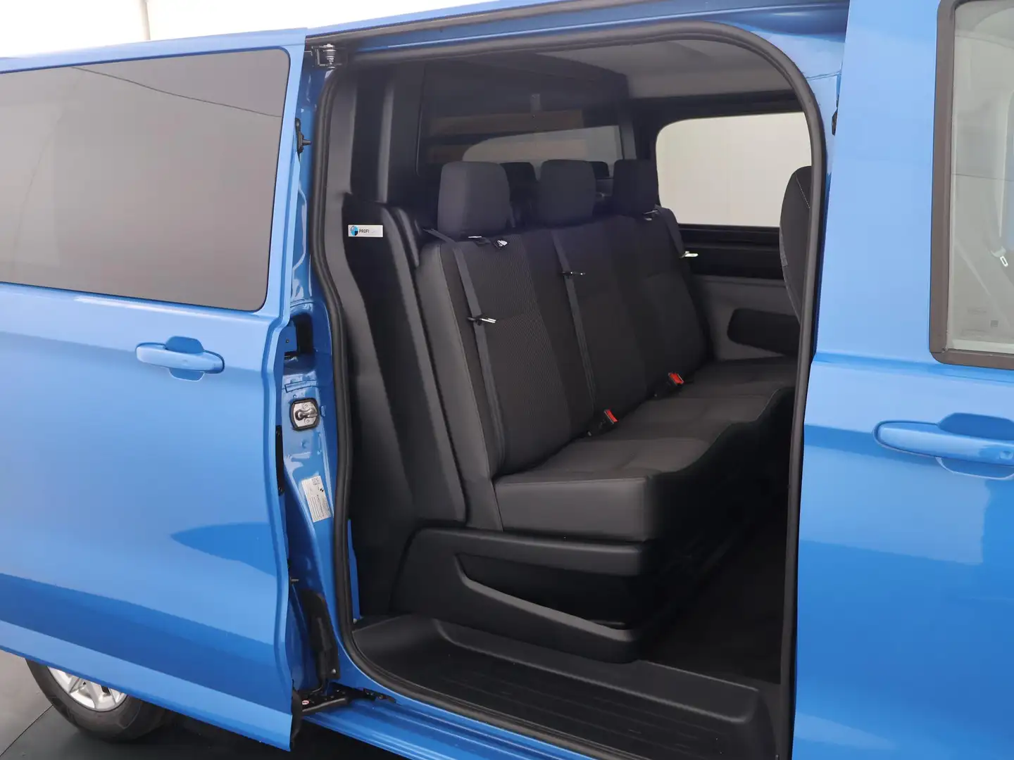 Volkswagen Transporter 2.0 TDI L2H1 30 Bulli Dubbele Cabine | BPM-vrij | Blauw - 2