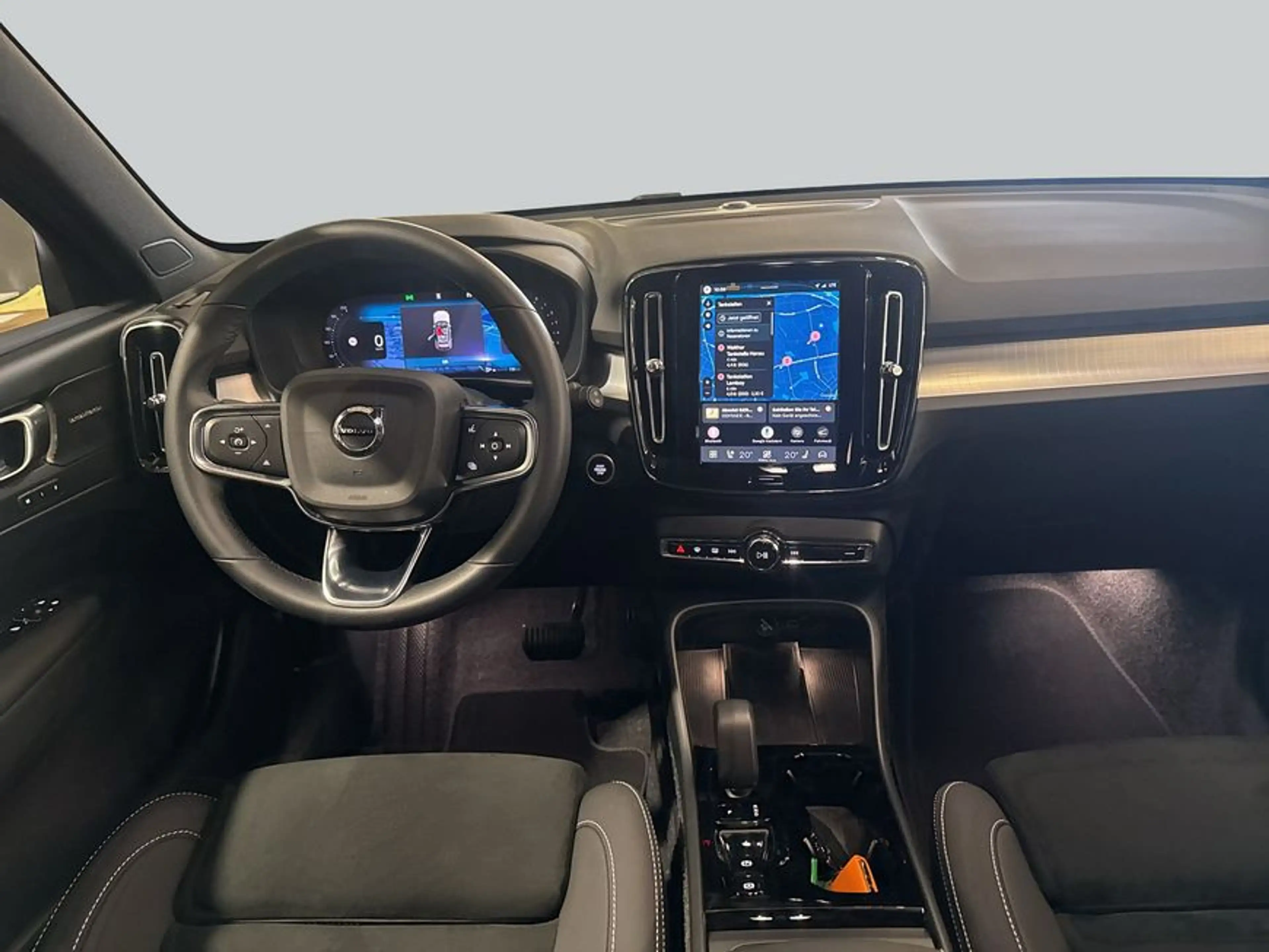 Volvo XC40 XC40 B3 B DKG Plus Black Edition — photo 13