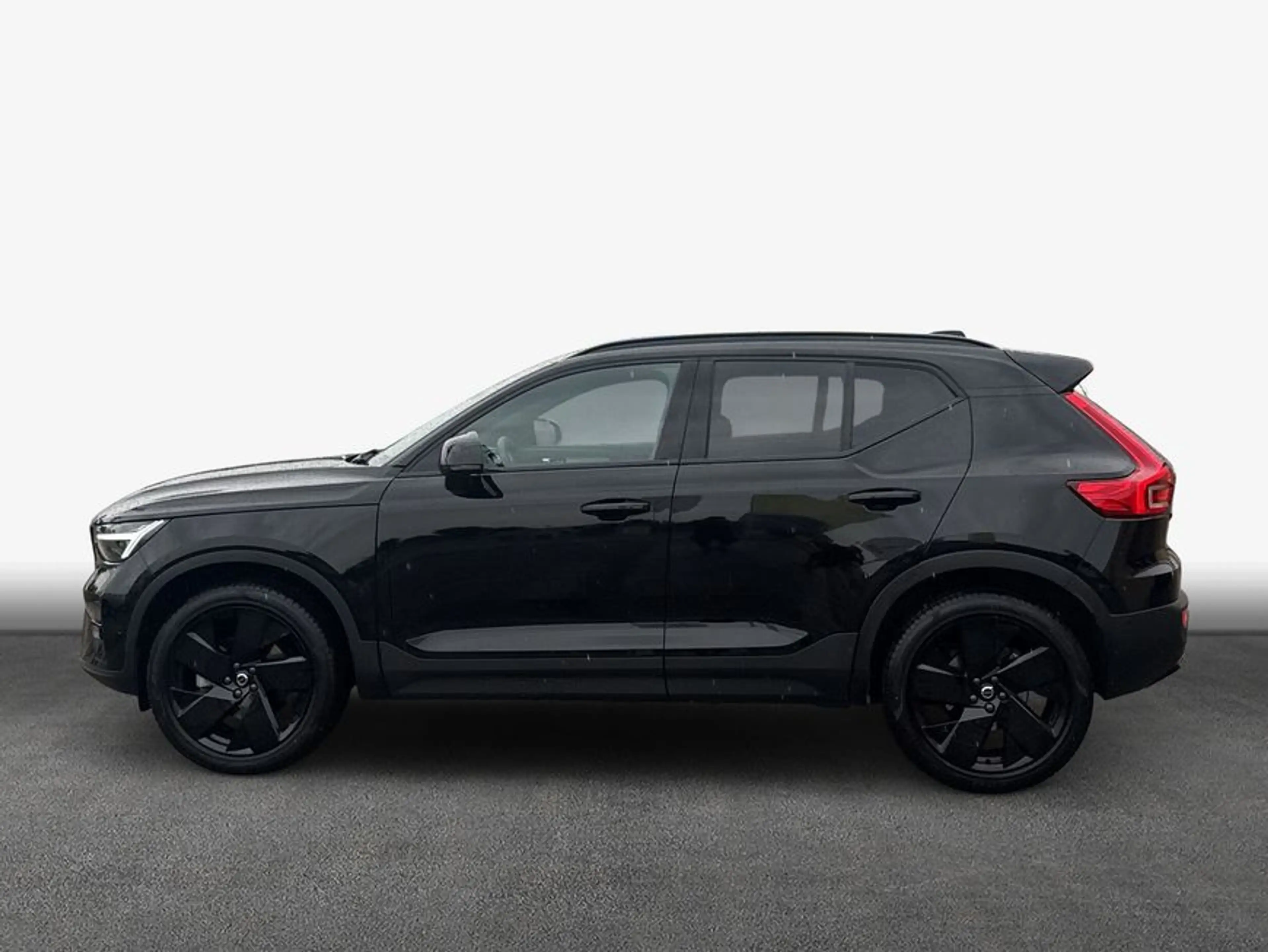 Volvo XC40 XC40 B3 B DKG Plus Black Edition — photo 4