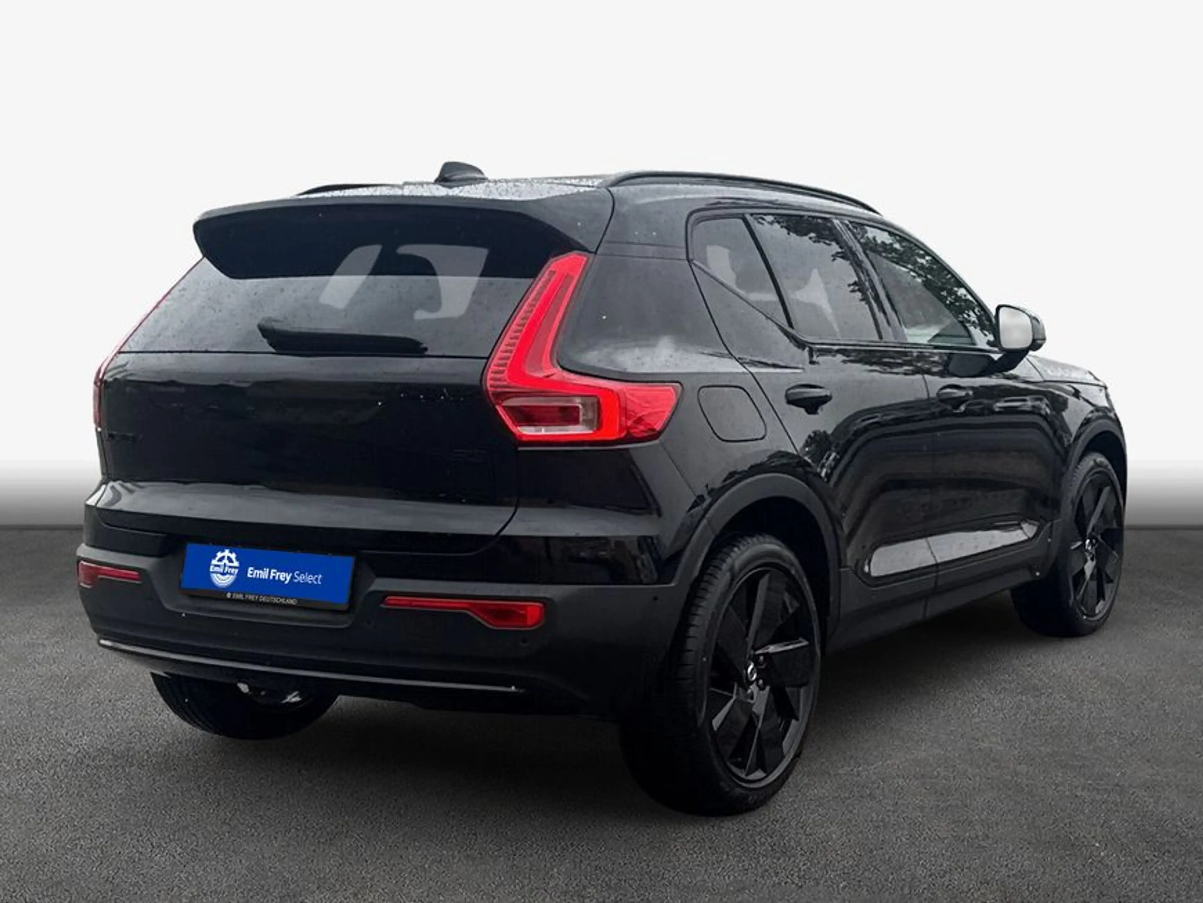 Volvo XC40 XC40 B3 B DKG Plus Black Edition — photo 2
