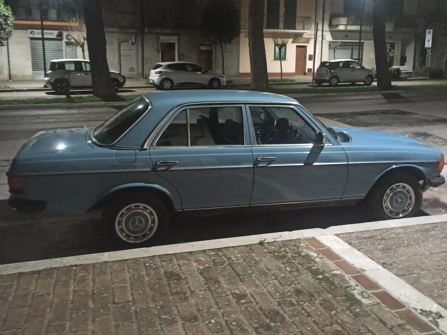 Mercedes-Benz 300 W123 D300 Albastru - 2