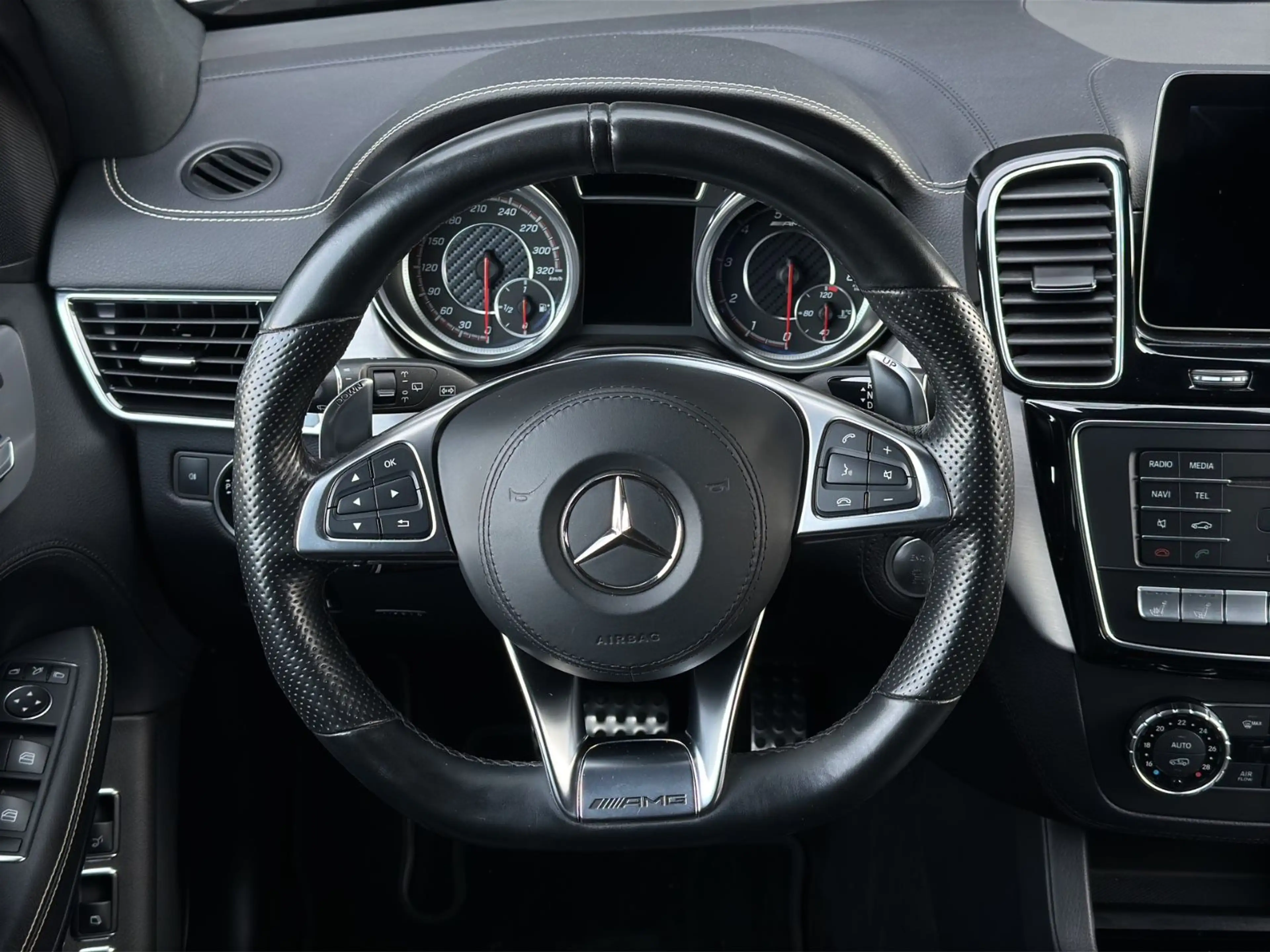 Mercedes-Benz GLS 63 AMG GLS63 AMG 4MATIC°AIR°DIST°MASS°AHK°7SITZ° — photo 8
