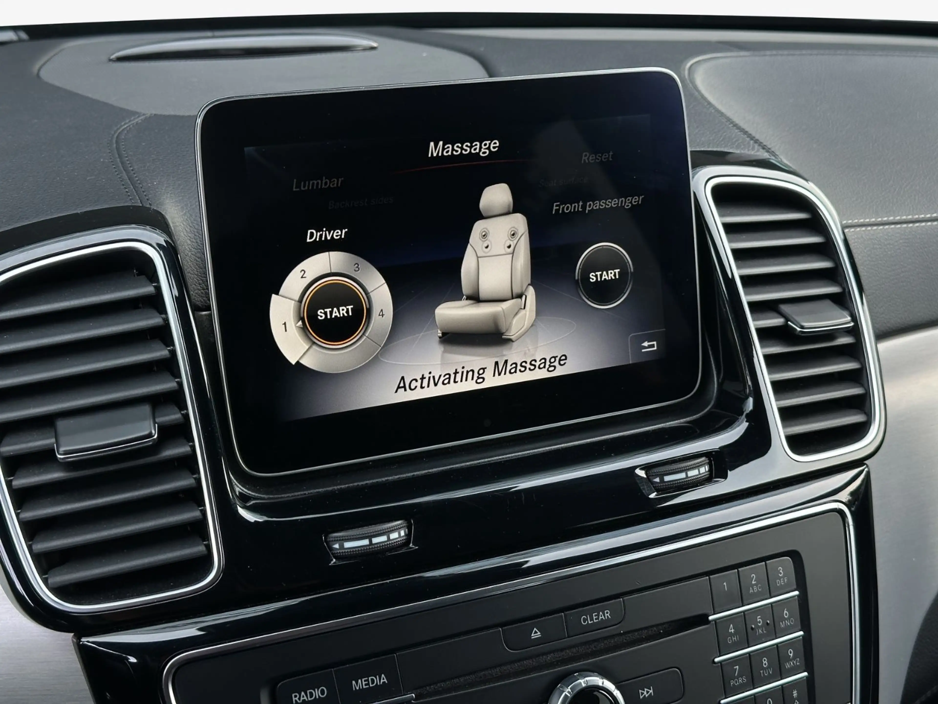 Mercedes-Benz GLS 63 AMG GLS63 AMG 4MATIC°AIR°DIST°MASS°AHK°7SITZ° — photo 11