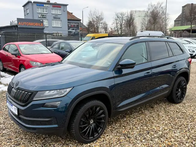 Skoda Kodiaq 4x4/LED/7 Sitze/AHK/Memory/keyless/Temp!