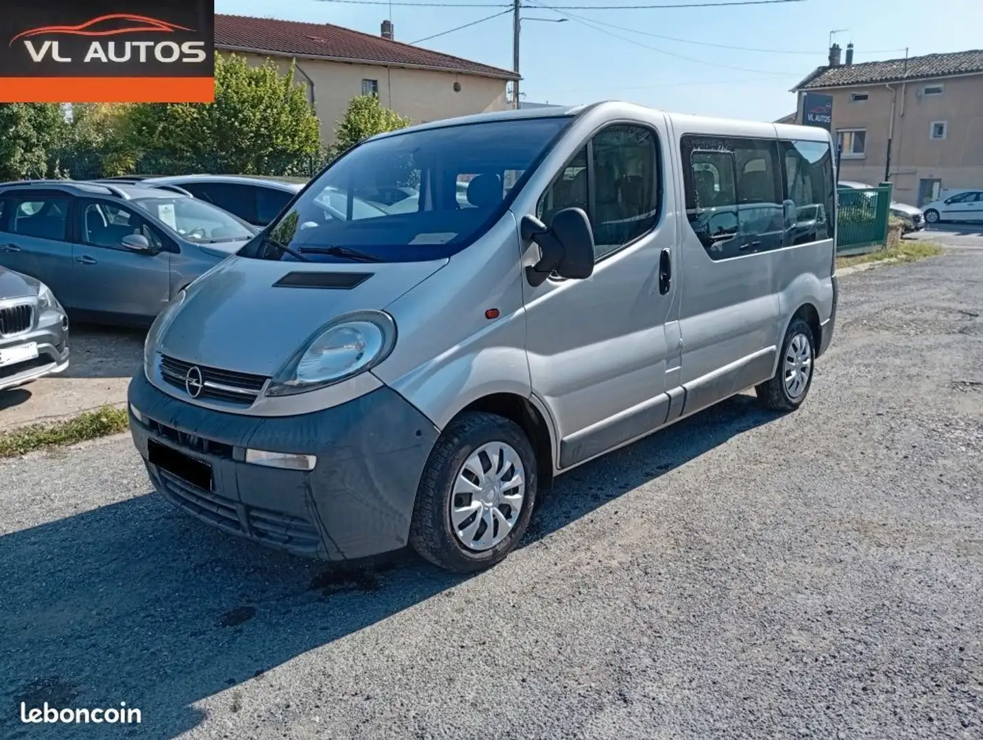 Opel Vivaro 8 places 1.9 DCI 100cv Année 2006 Gris - 2