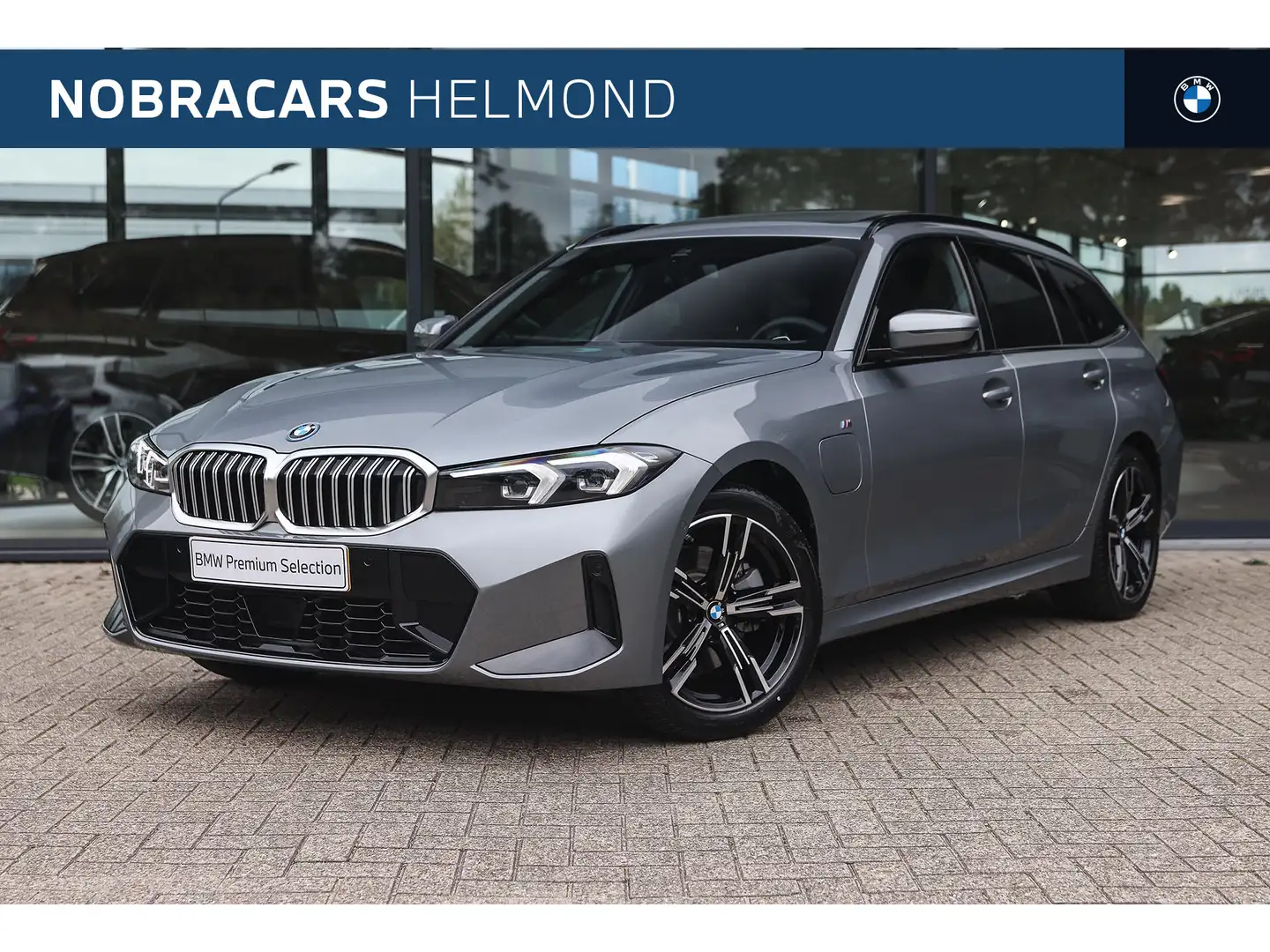 BMW 330 3 Serie Touring 330e M Sport Automaat / Panoramada Grijs - 1