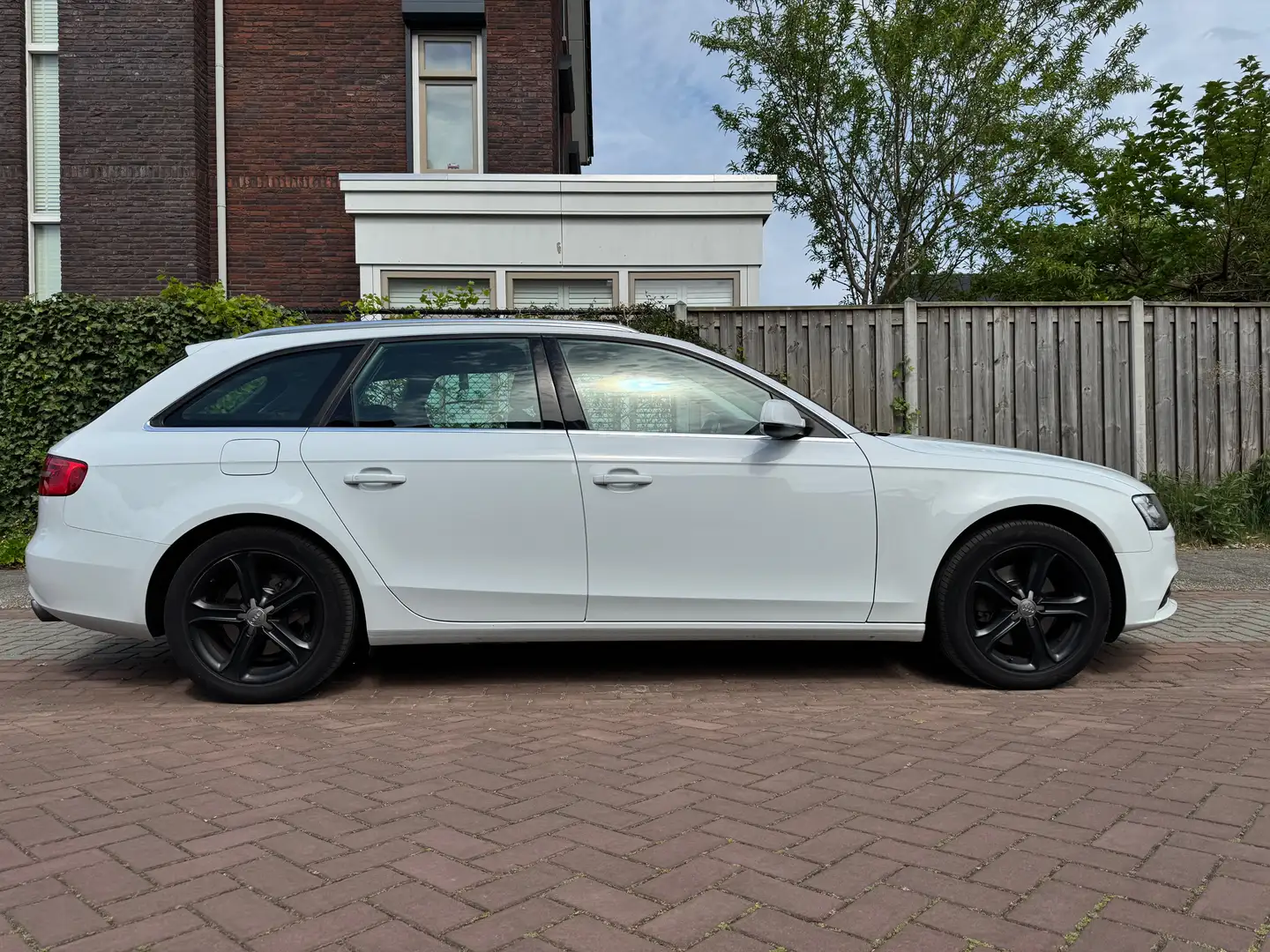 Audi A4 A4 Avant 1.8 TFSI 170 PK Business Ed/Aut/Trekhaak Bílá - 2