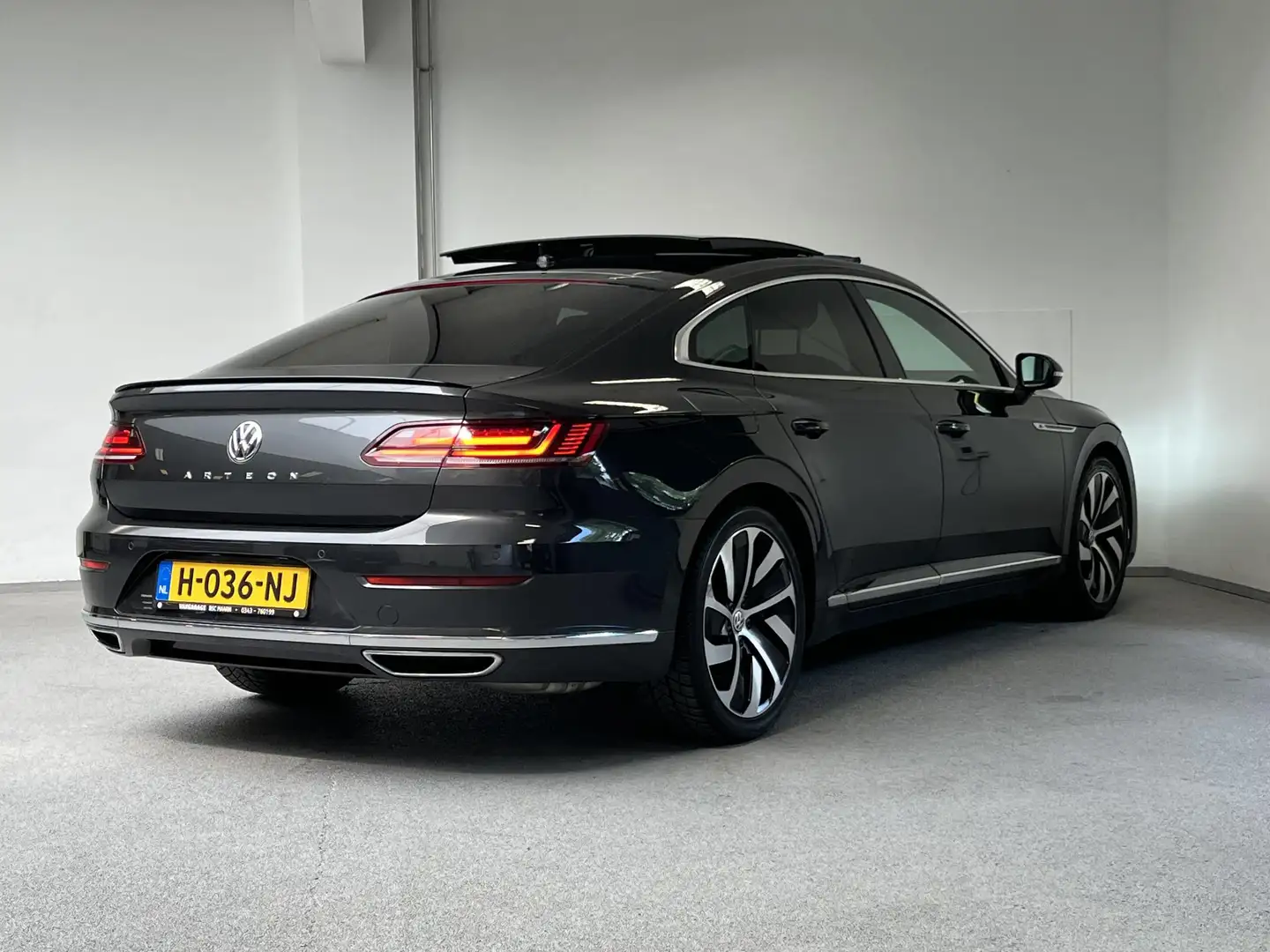 Volkswagen Arteon 1.5 TSI 3x R-Line | PANO | VIRTUAL | CAMERA | Grijs - 2