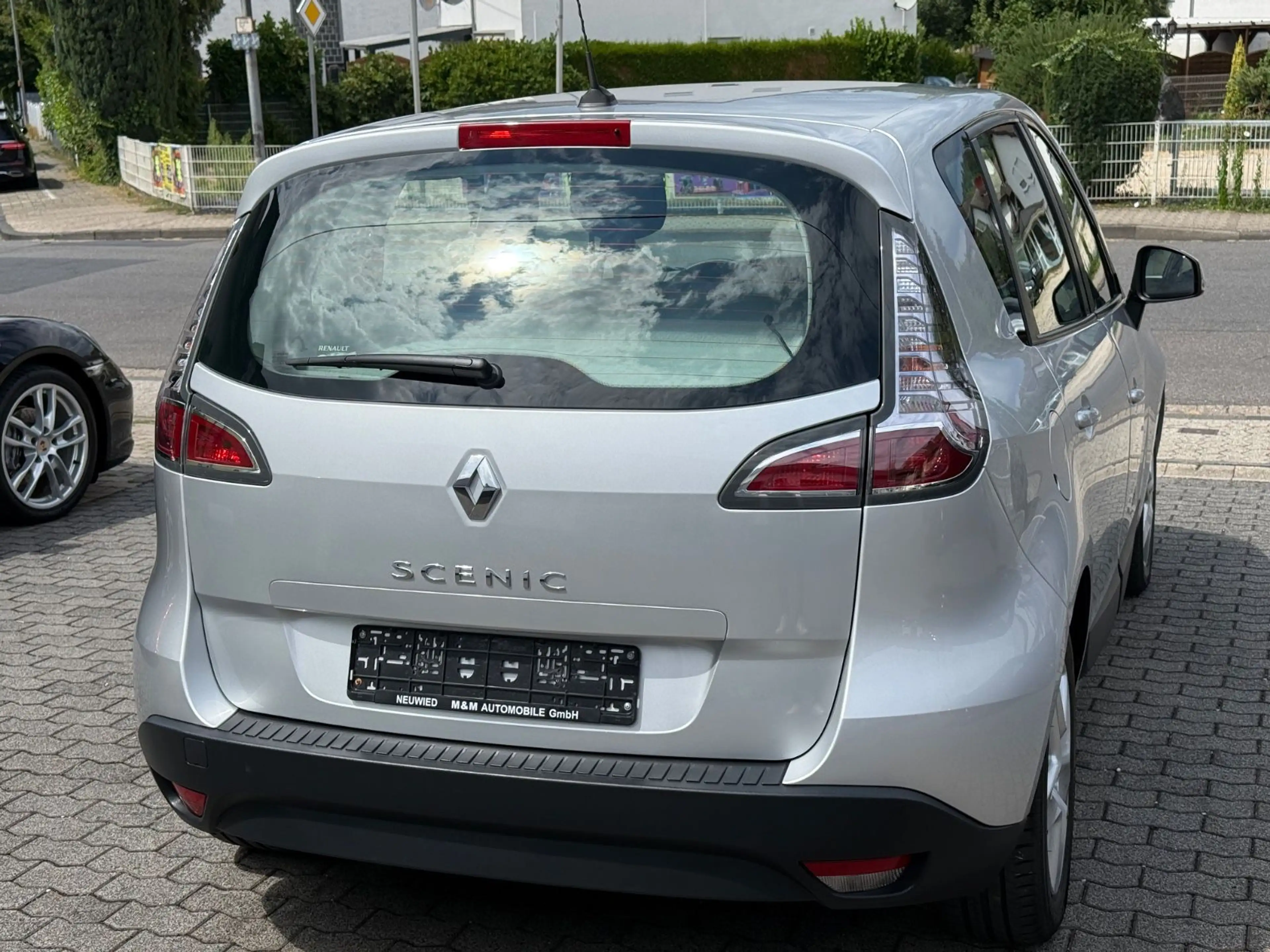 Renault Scenic III TomTom Edition 1.6 Klima SHZ Navi 19% — photo 10