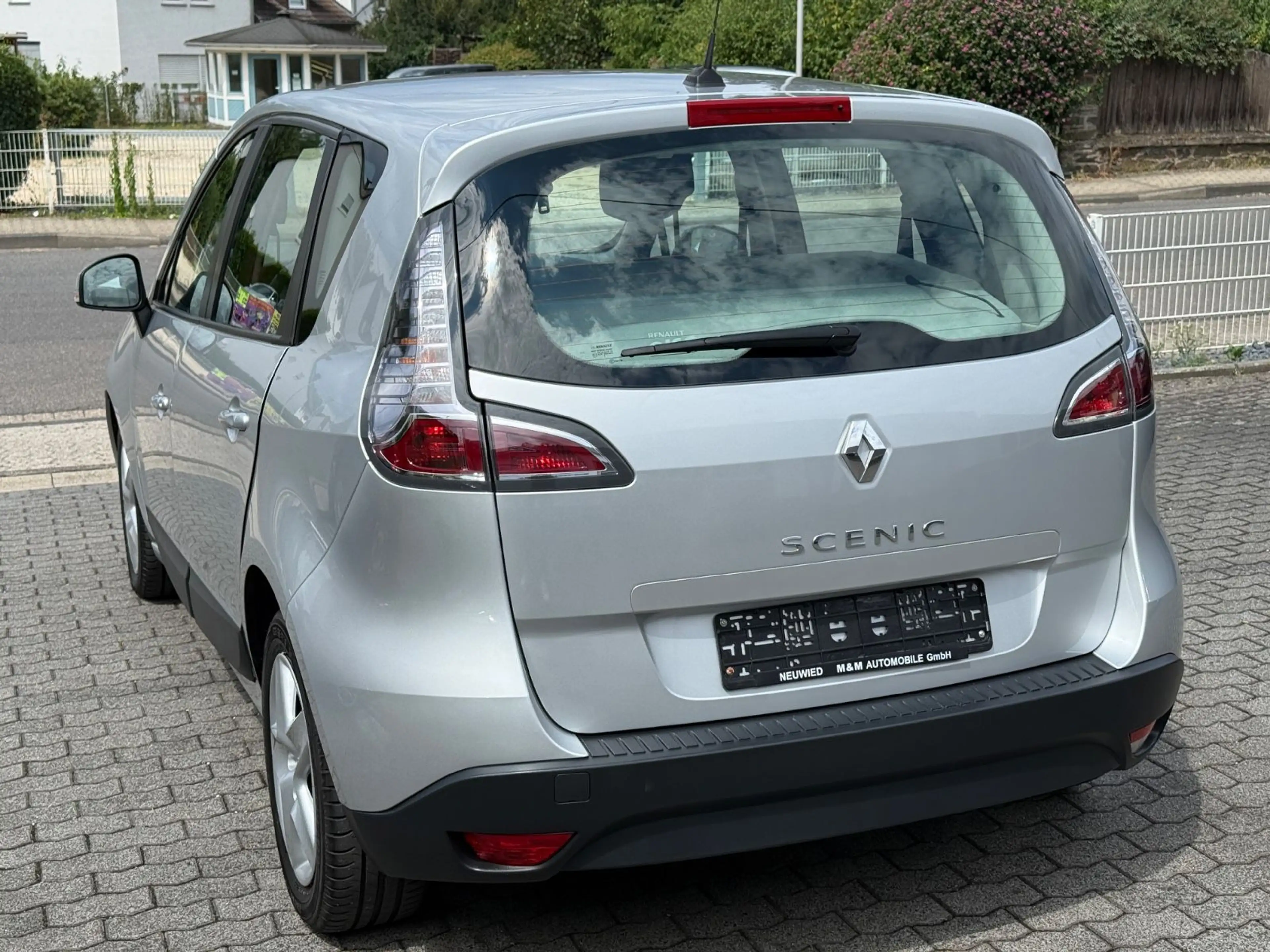 Renault Scenic III TomTom Edition 1.6 Klima SHZ Navi 19% — photo 7