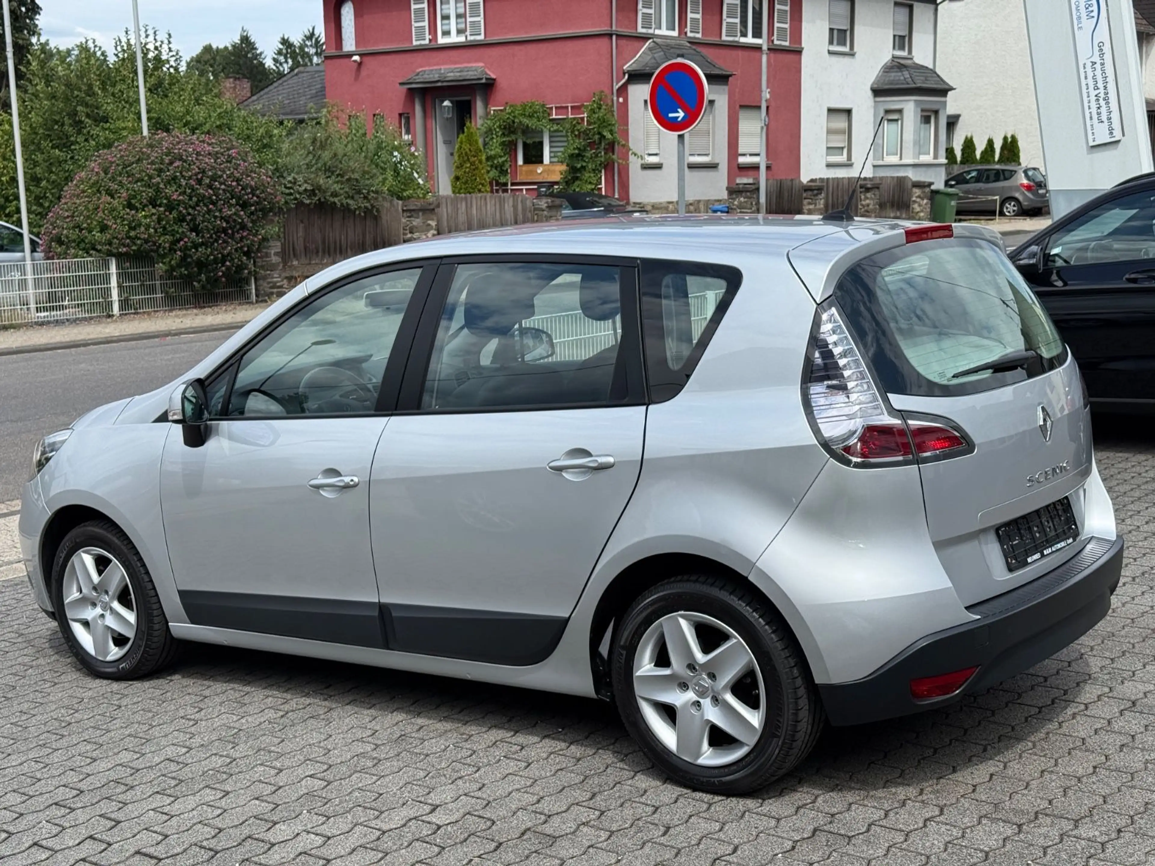 Renault Scenic III TomTom Edition 1.6 Klima SHZ Navi 19% — photo 6