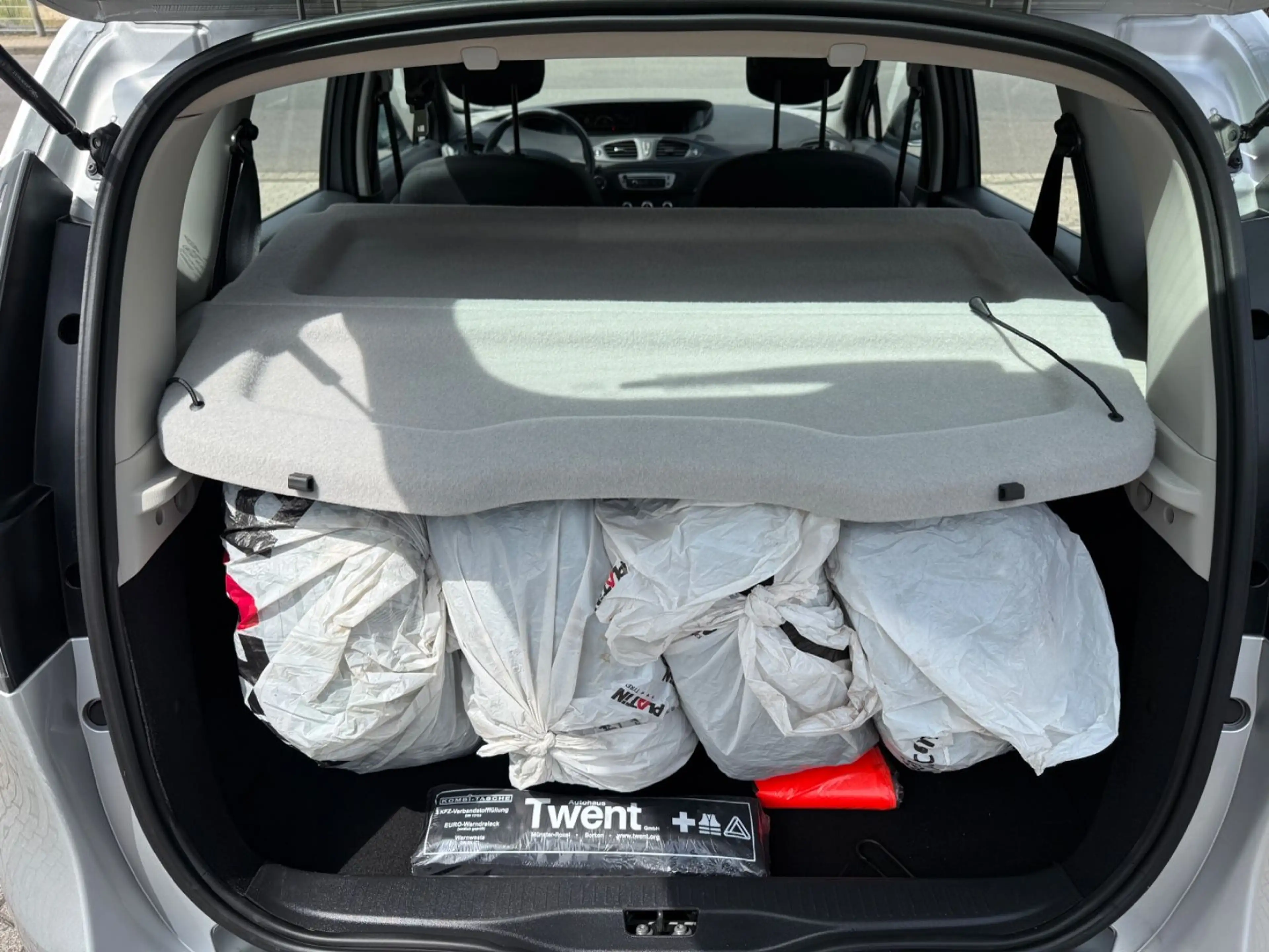 Renault Scenic III TomTom Edition 1.6 Klima SHZ Navi 19% — photo 9