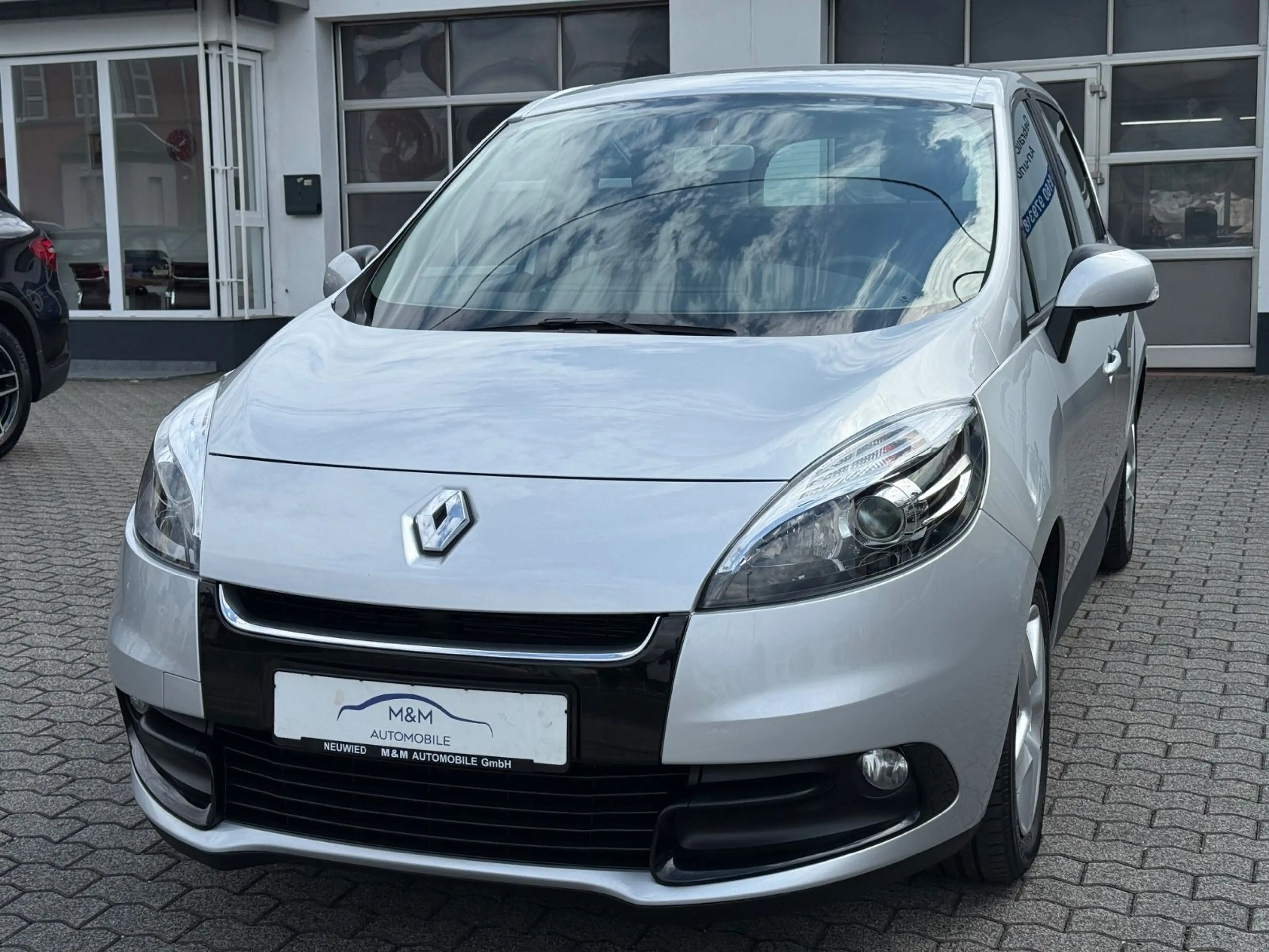 Renault Scenic III TomTom Edition 1.6 Klima SHZ Navi 19% — photo 2