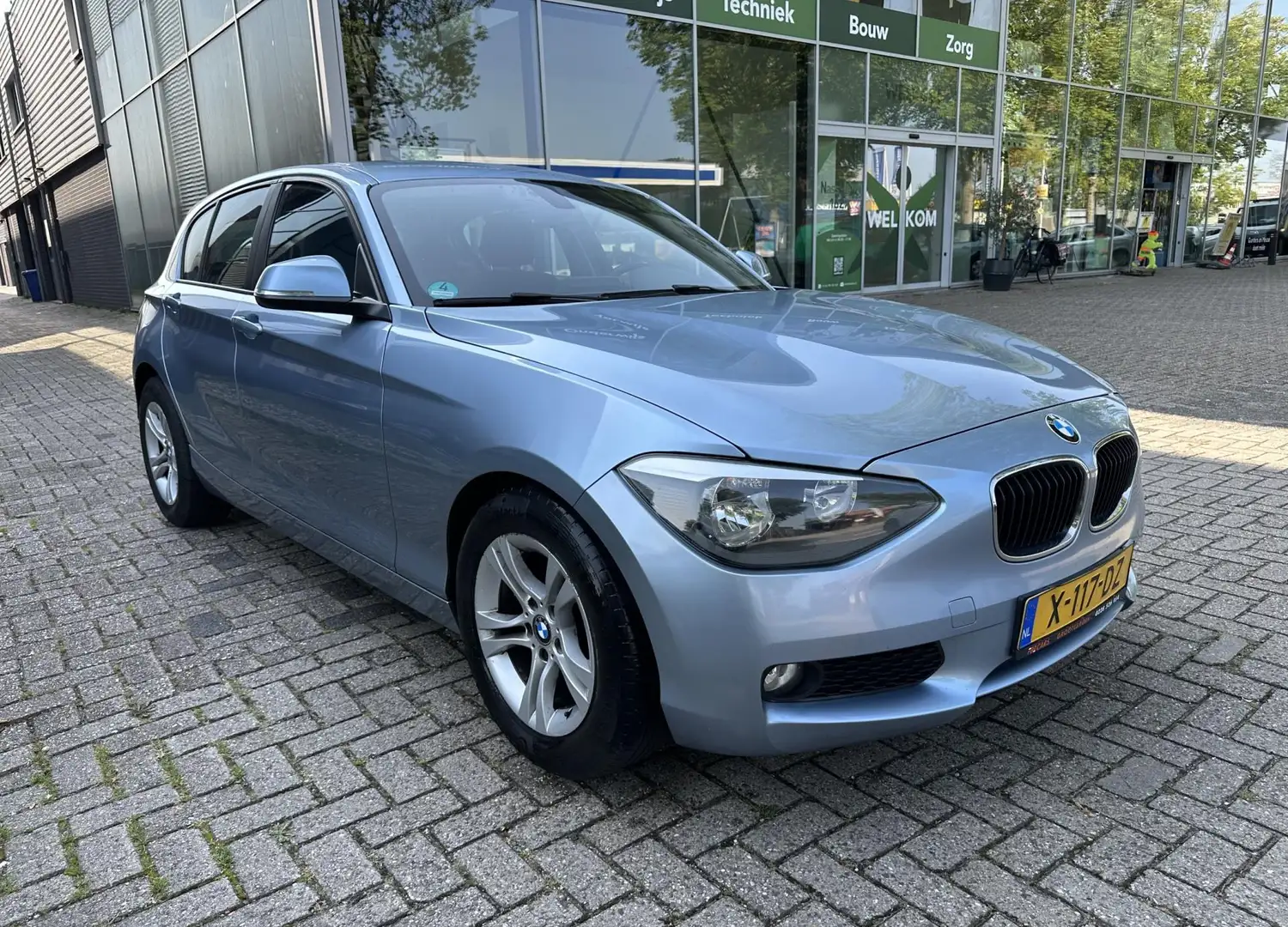 BMW 114 1-serie 114i EDE prachtige auto met veel optie Blauw - 2