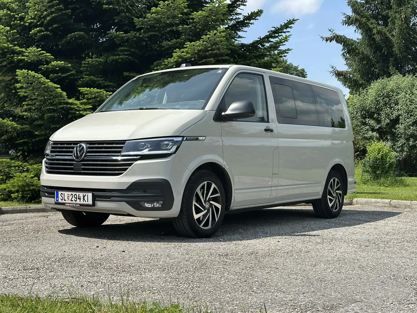 Volkswagen T6.1 Multivan Trendline TDI 4motion Grau - 1