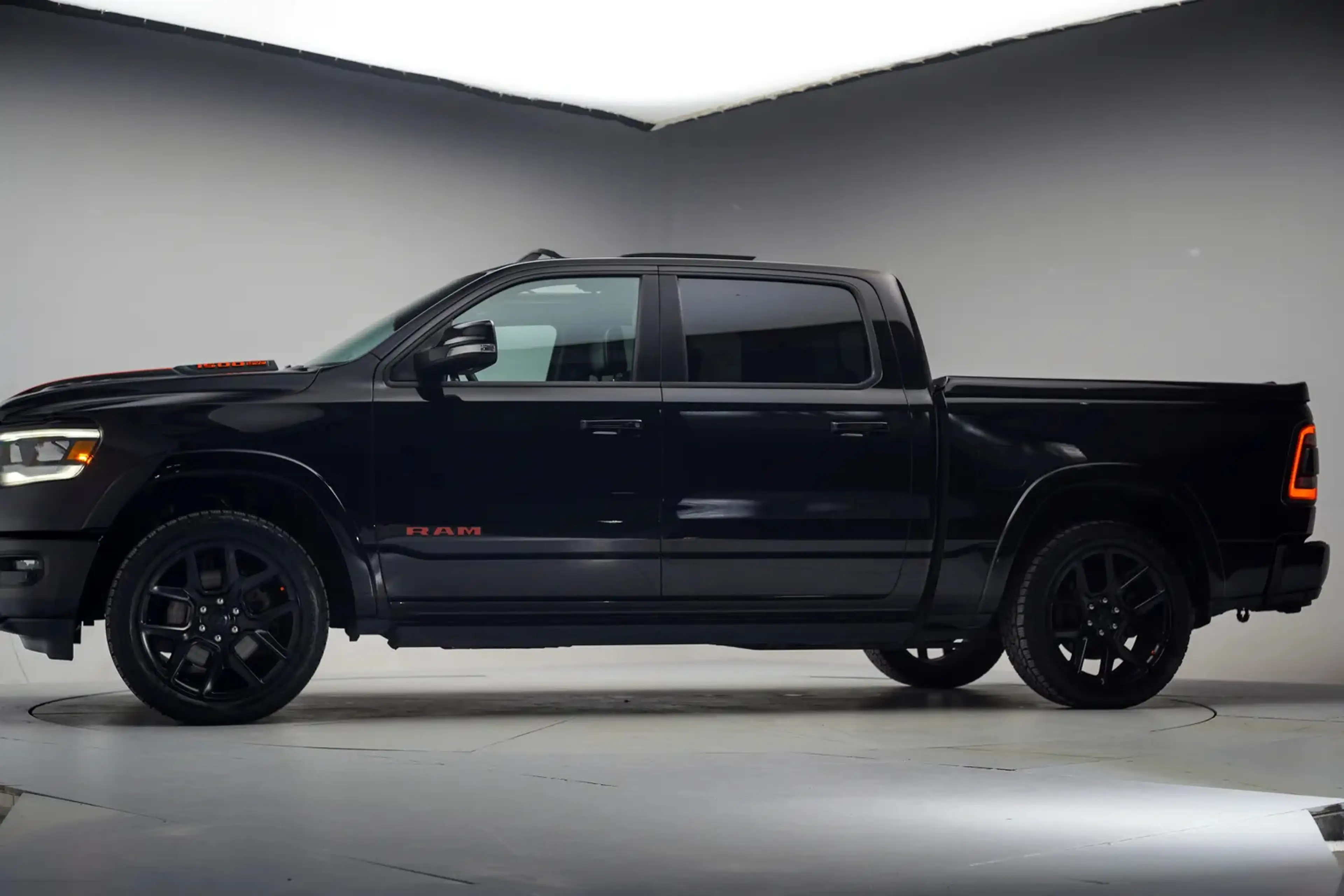 Dodge RAM 1500 5.7 V8 4x4 Crew Cab Laramie [ Panorama Leder — photo 2