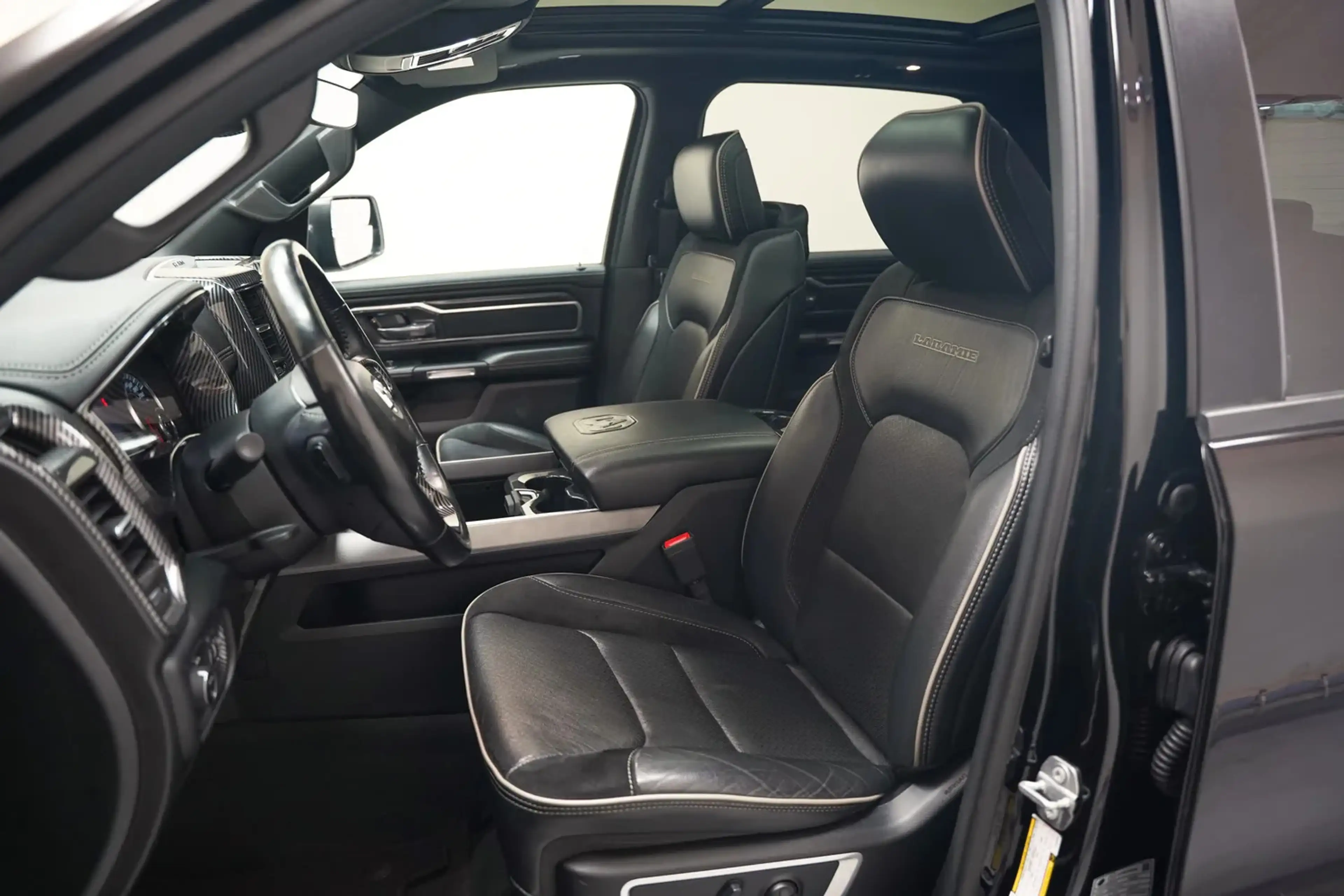 Dodge RAM 1500 5.7 V8 4x4 Crew Cab Laramie [ Panorama Leder — photo 10