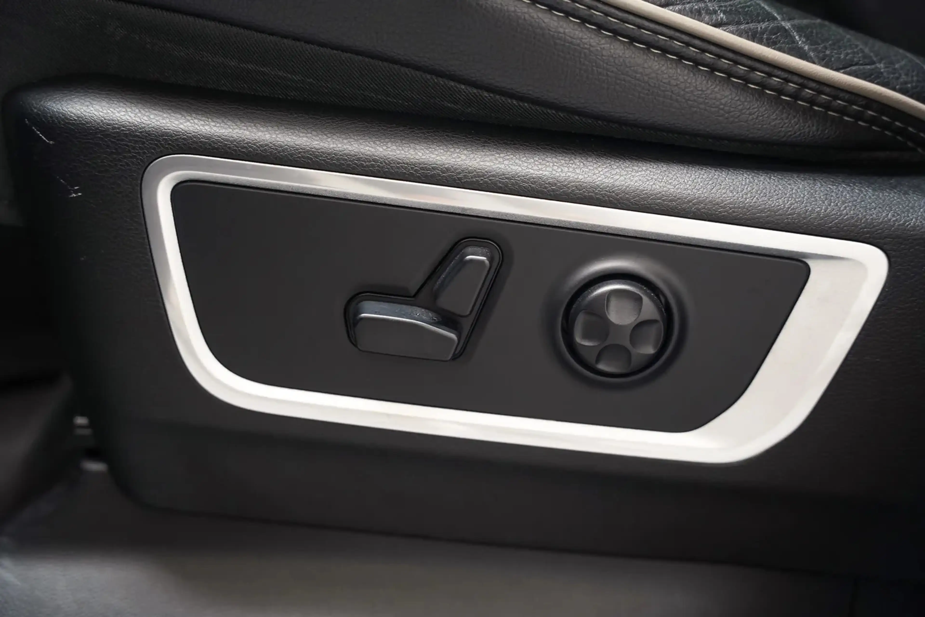 Dodge RAM 1500 5.7 V8 4x4 Crew Cab Laramie [ Panorama Leder — photo 13
