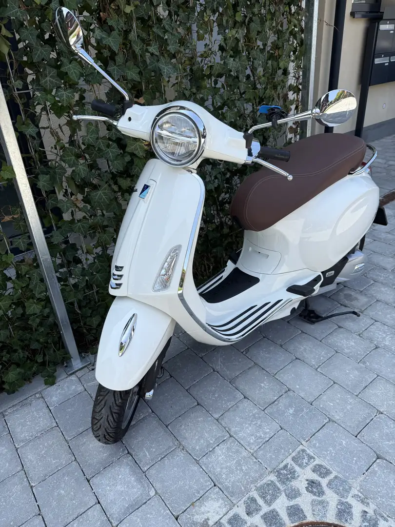 Vespa Primavera 125 - 1