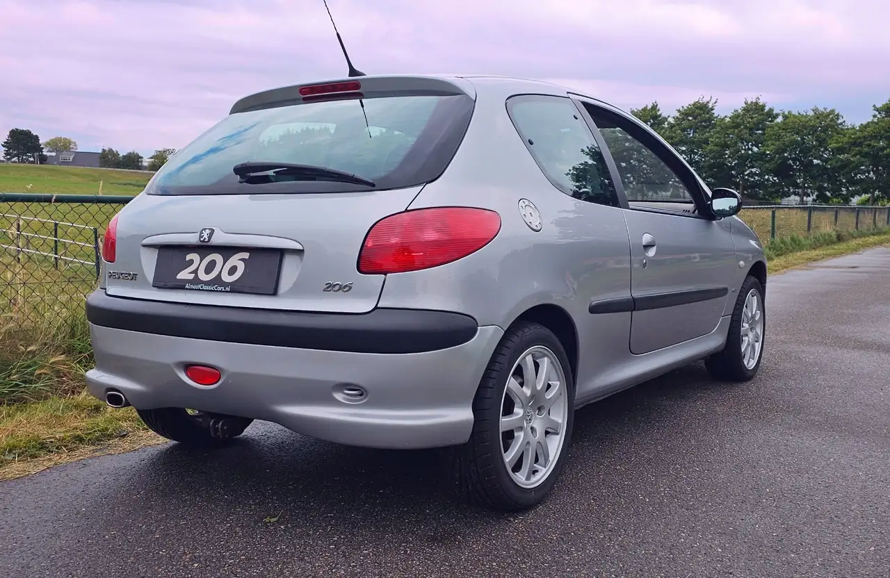 Peugeot 206 Collectors Item: Peugeot 206 GTi 2.0 16V – 105k km, foto 6