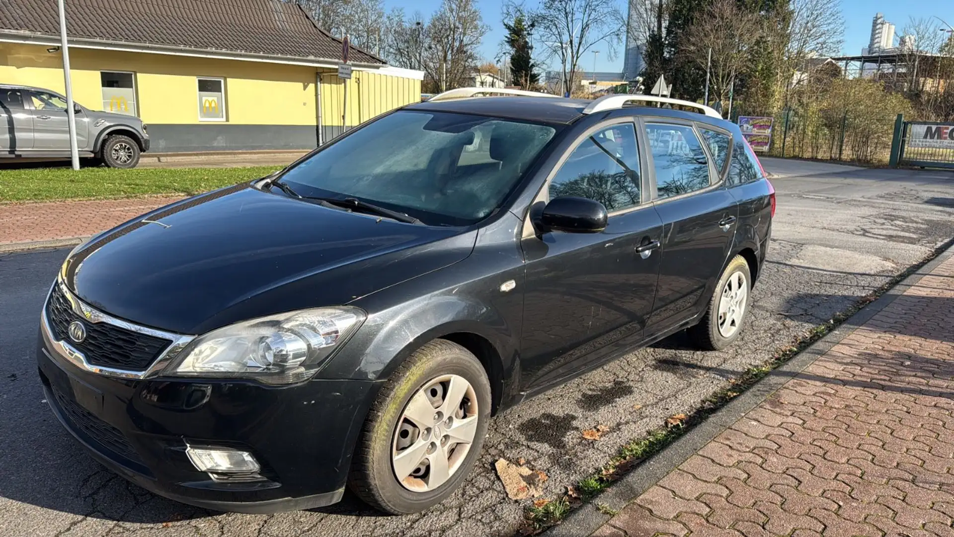 Kia Ceed / cee'd KLIMA/SHZ/MOTORSCHADEN!!! Schwarz - 1