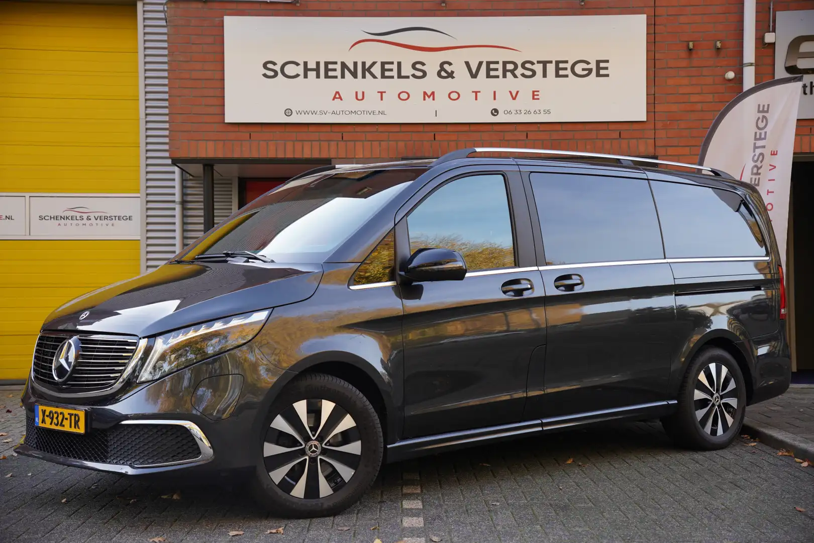 Mercedes-Benz EQV 300 L2 Avantgarde 90 kWh / Elk Deuren / 8 Persoons / C Grijs - 1