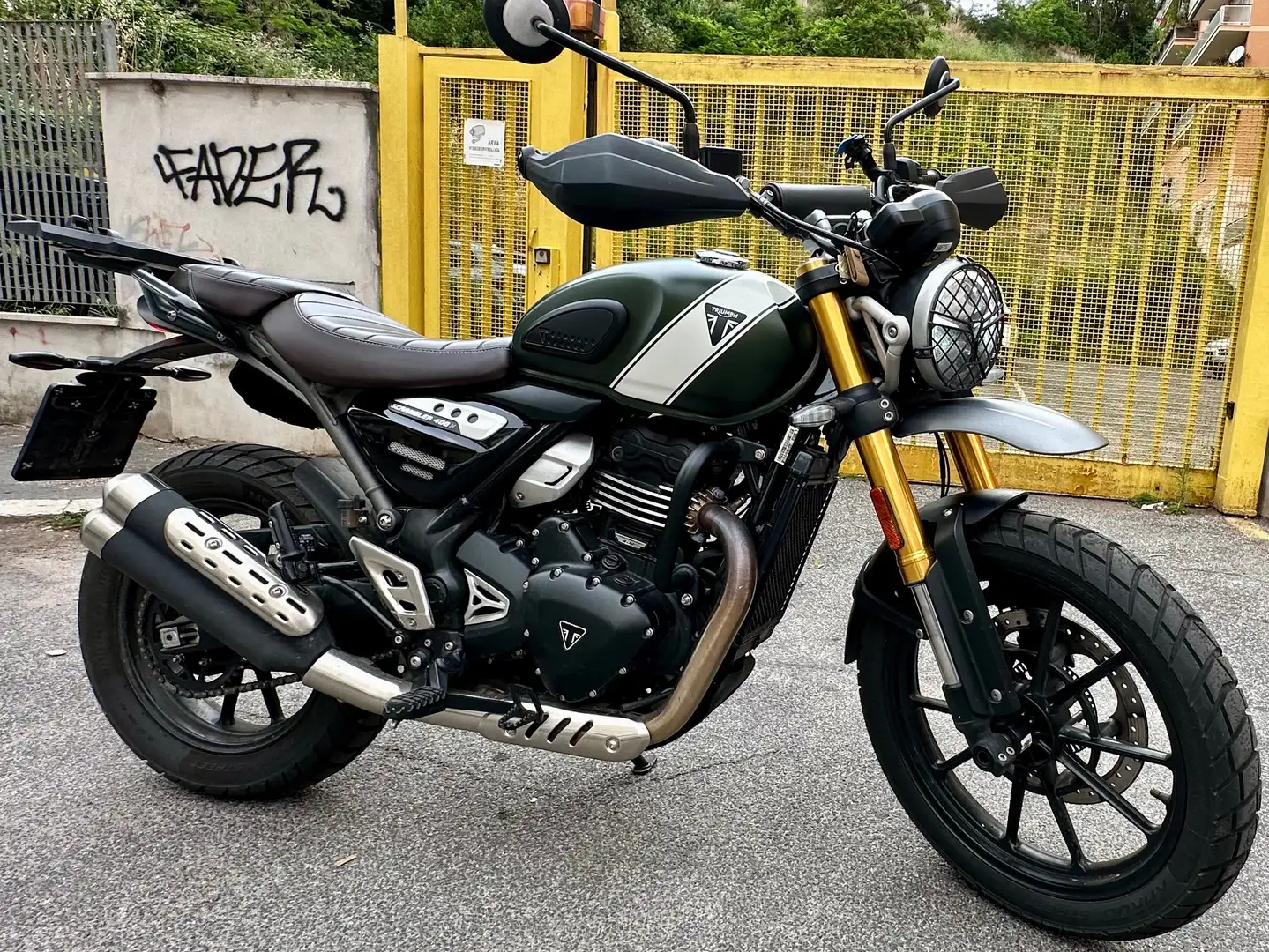 Triumph Scrambler 400 X Green - 1
