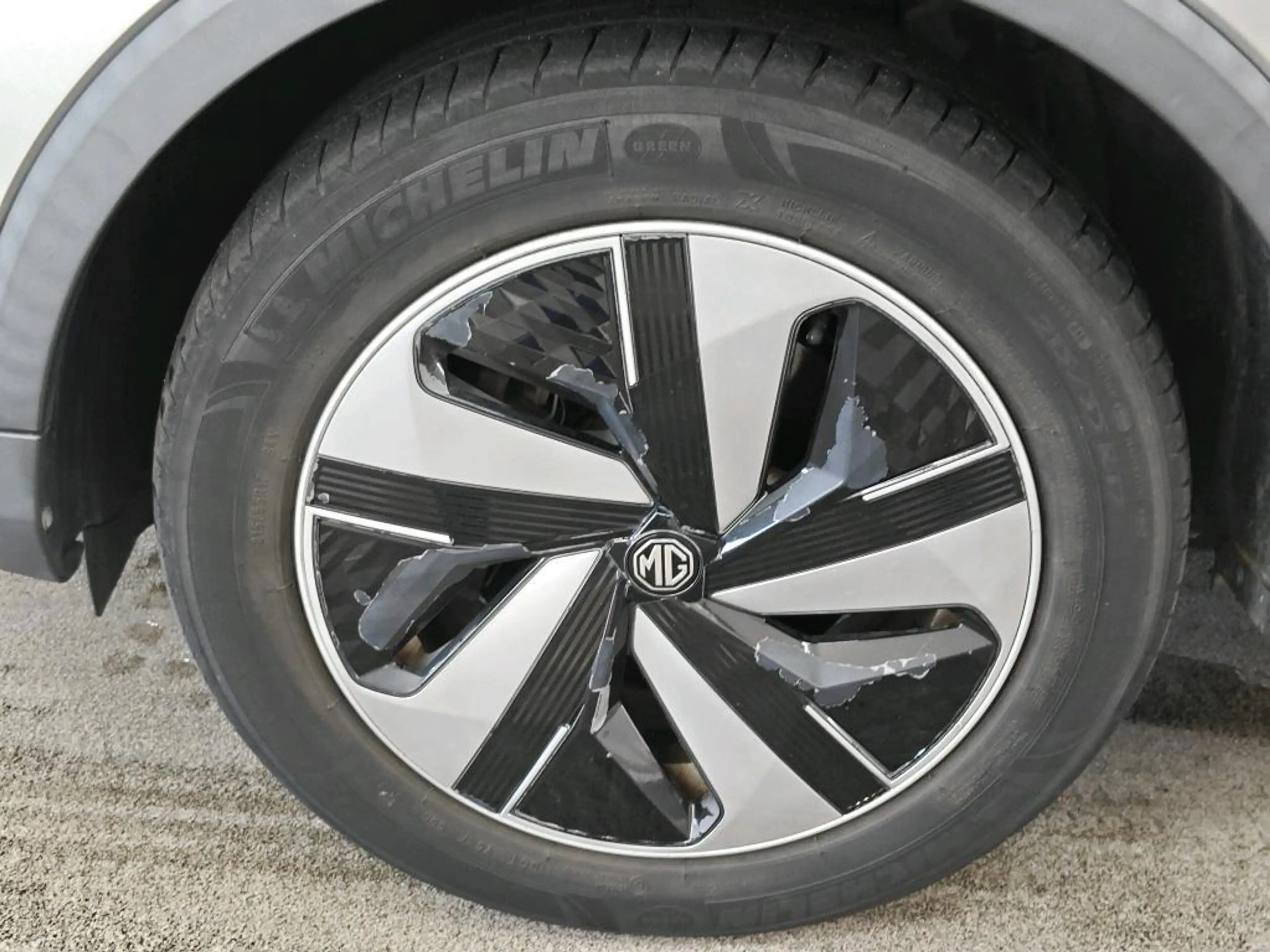MG ZS MG EV EV Standard Range Luxury 50 kWh PANO SOH 91% — photo 10