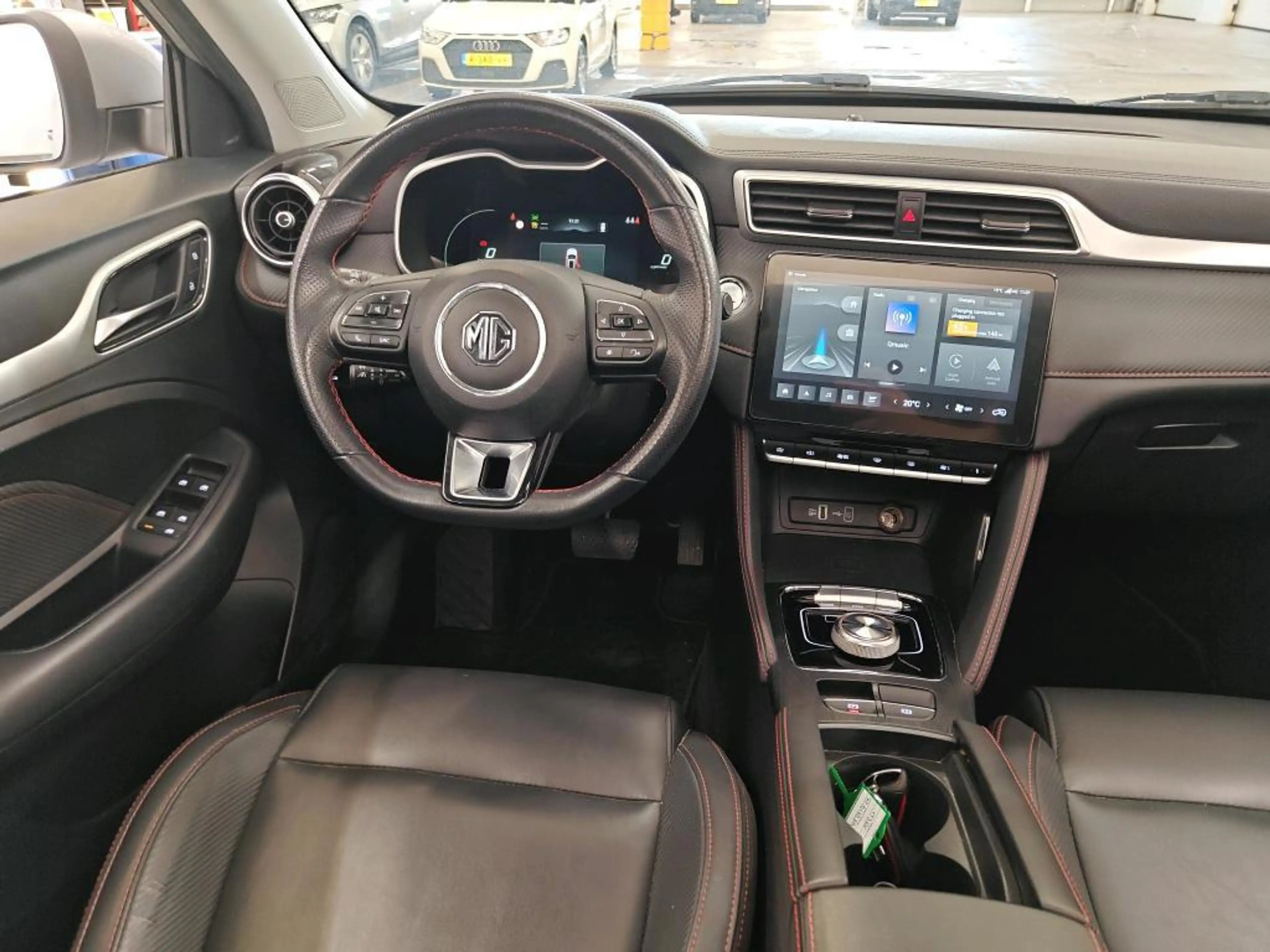 MG ZS MG EV EV Standard Range Luxury 50 kWh PANO SOH 91% — photo 13