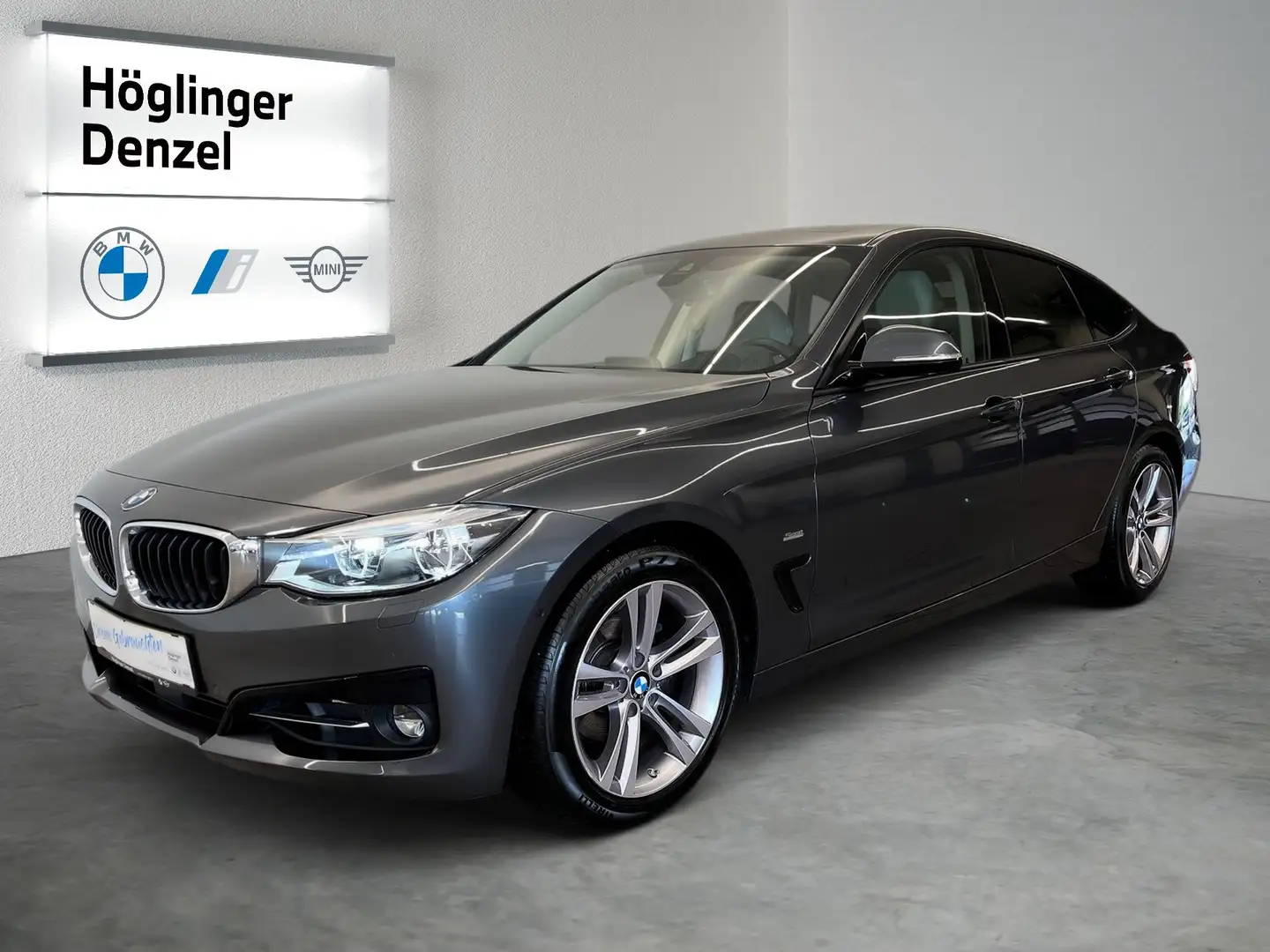 BMW 320 i xDrive Grau - 2