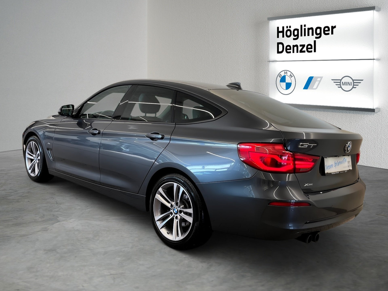BMW 320 i xDrive — photo 10