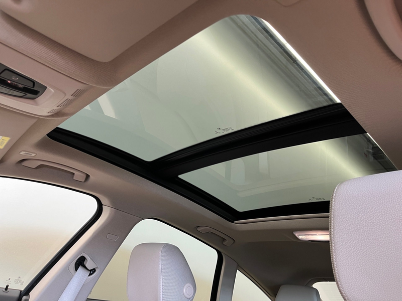 BMW 320 i xDrive — photo 14