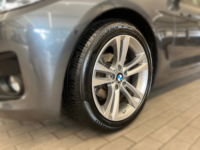 BMW 320 i xDrive — photo 3