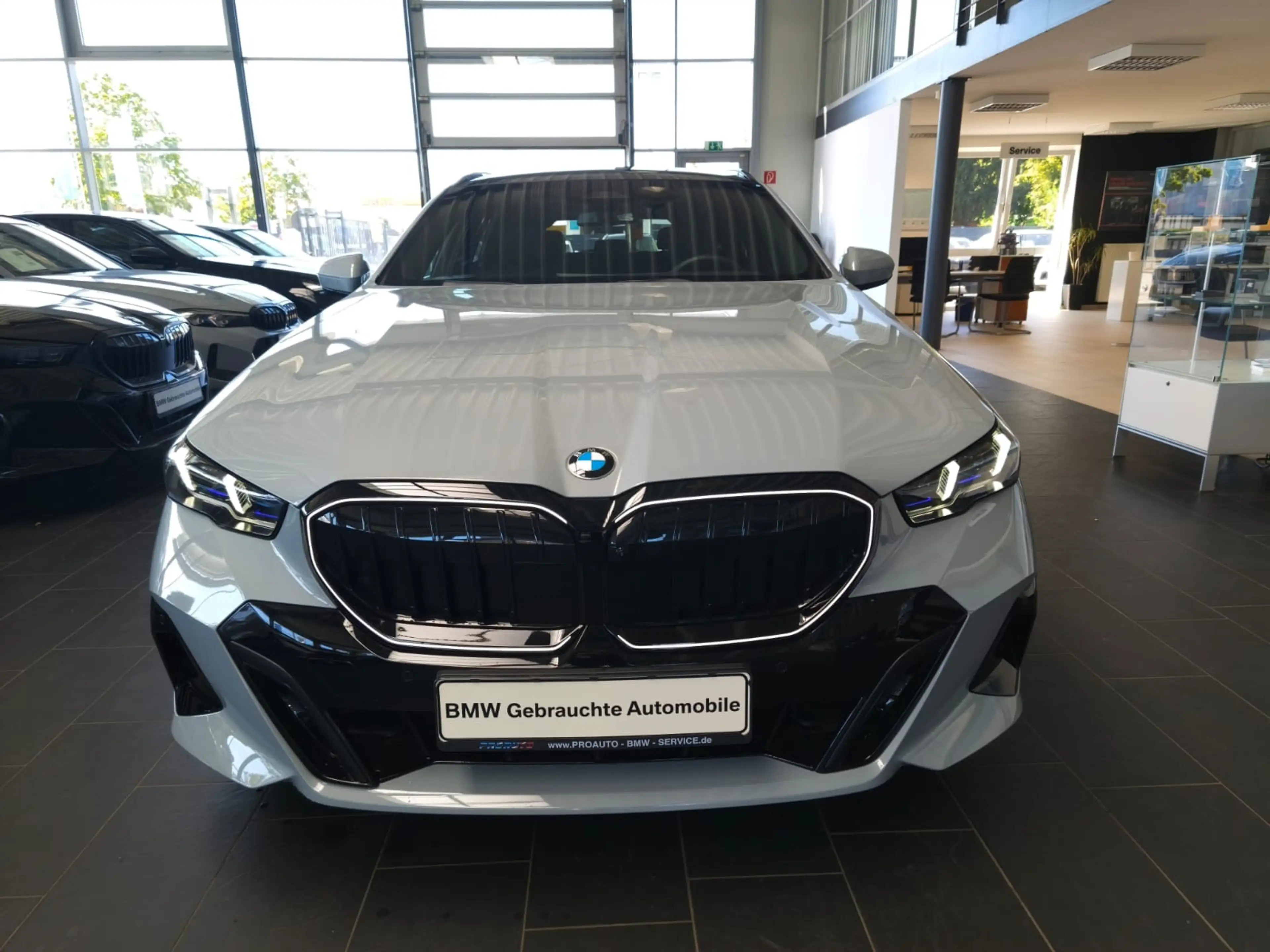 BMW 520 d Tour.xDr M Sport ICONIC/PANO/360/B&W/21/HUD — photo 2