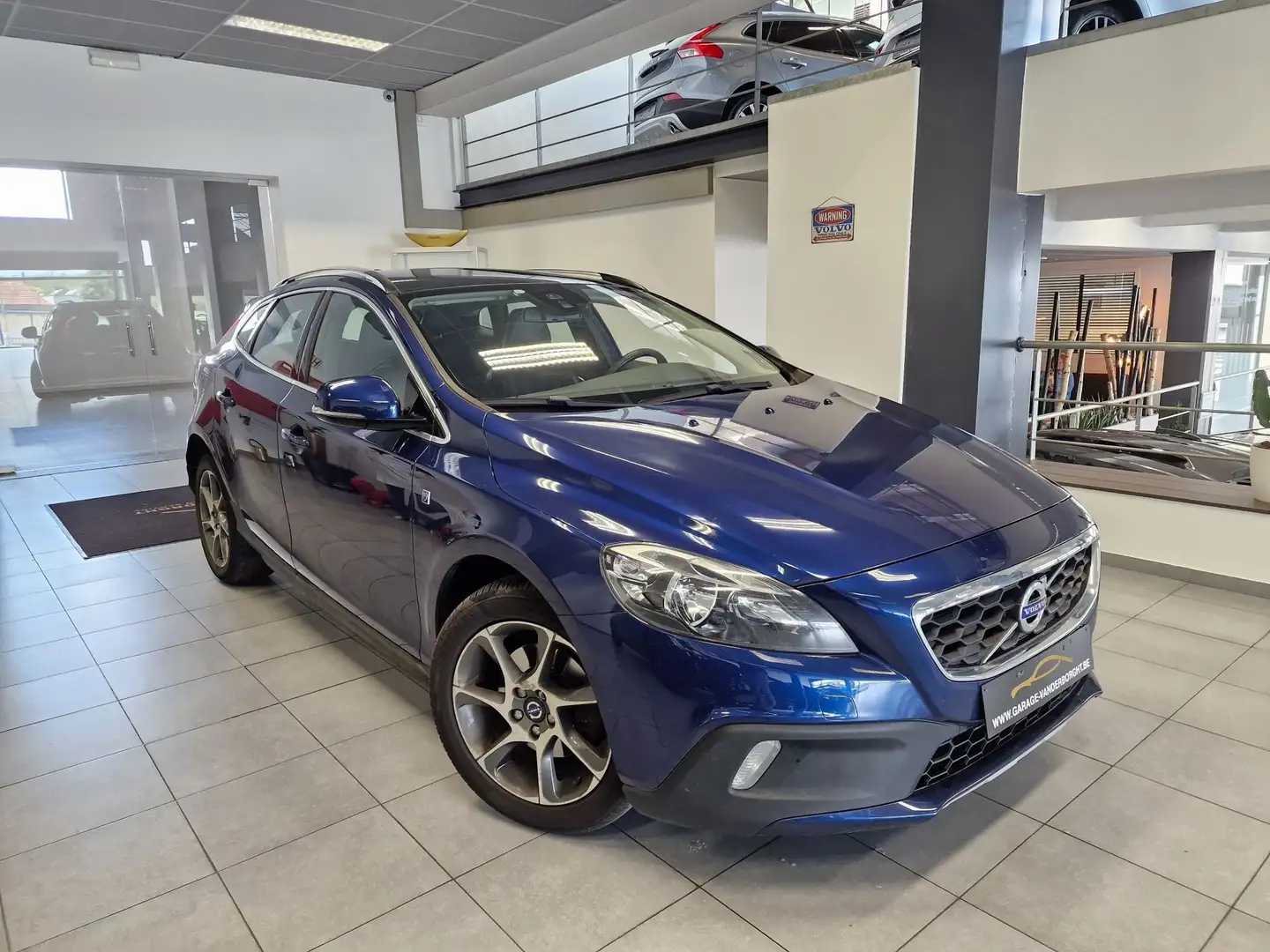 Volvo V40 Cross Country OCEAN RACE T4 BENZINE LEDER-PANO DAK-GPS - 1