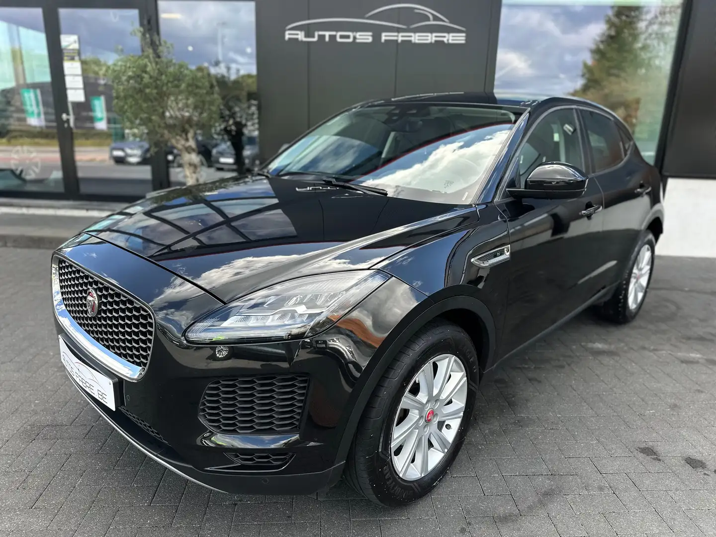 Jaguar E-Pace 20 D D150 AWD Automatique De luxe Noir - 1