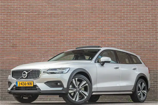 Volvo V60 Cross Country B5 AWD Pro, Origineel NL, Nappaleder, Stoelkoeling