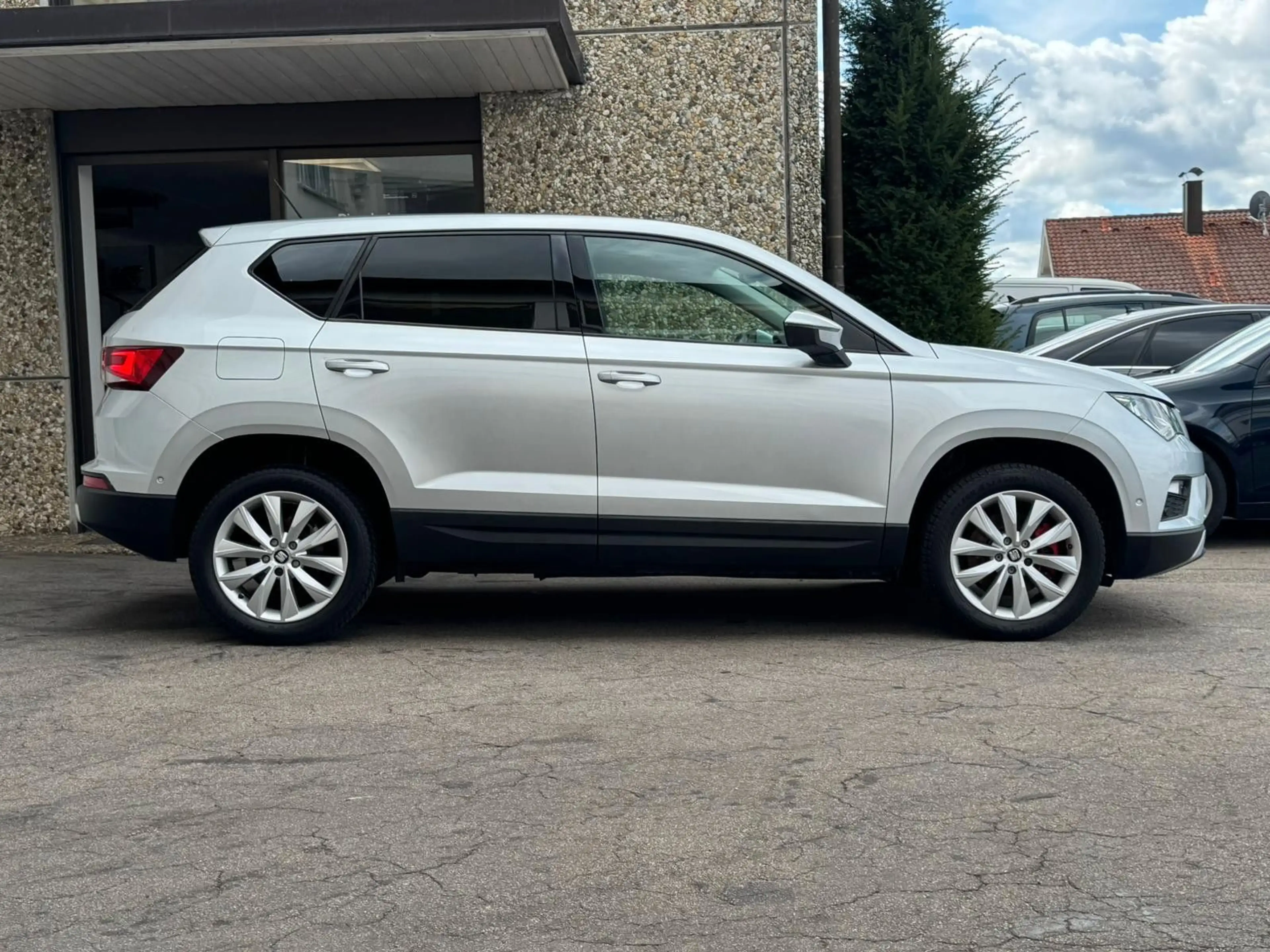 SEAT Ateca Style 1.4TSI DSG KEYLESS NAVI TEMPO LM17" — photo 4