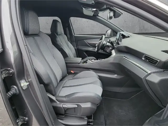Peugeot 3008 view 13