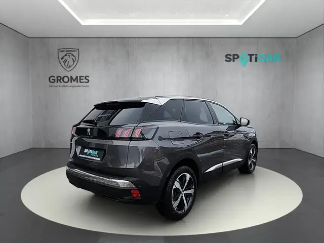 Peugeot 3008 view 3