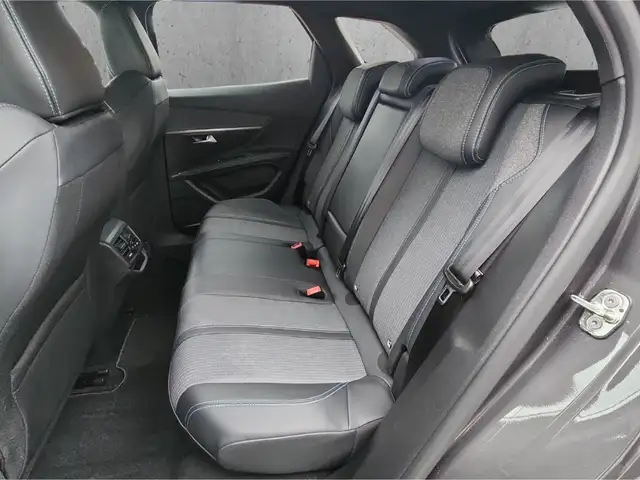 Peugeot 3008 view 8