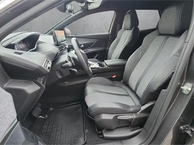 Peugeot 3008 view 9